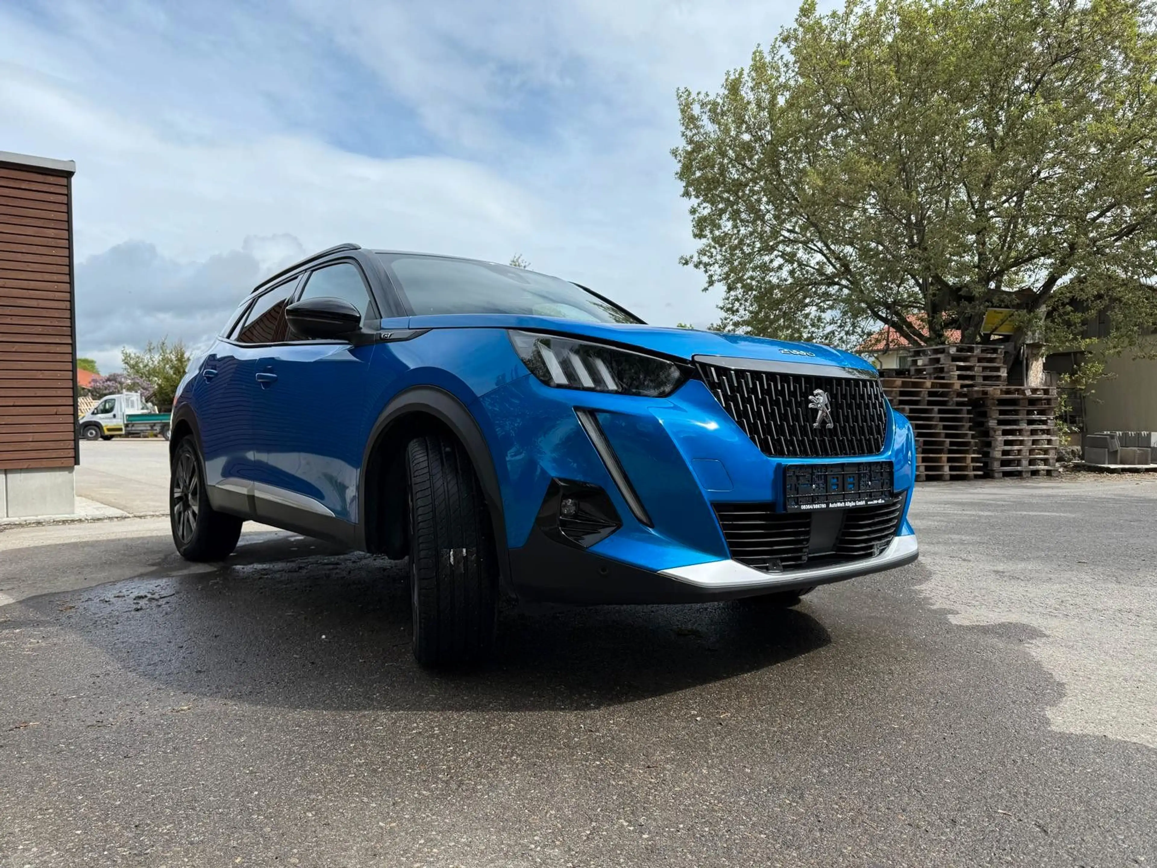 Peugeot 2008 GT Pack / NAVI / AHK / LED / 18" — photo 3