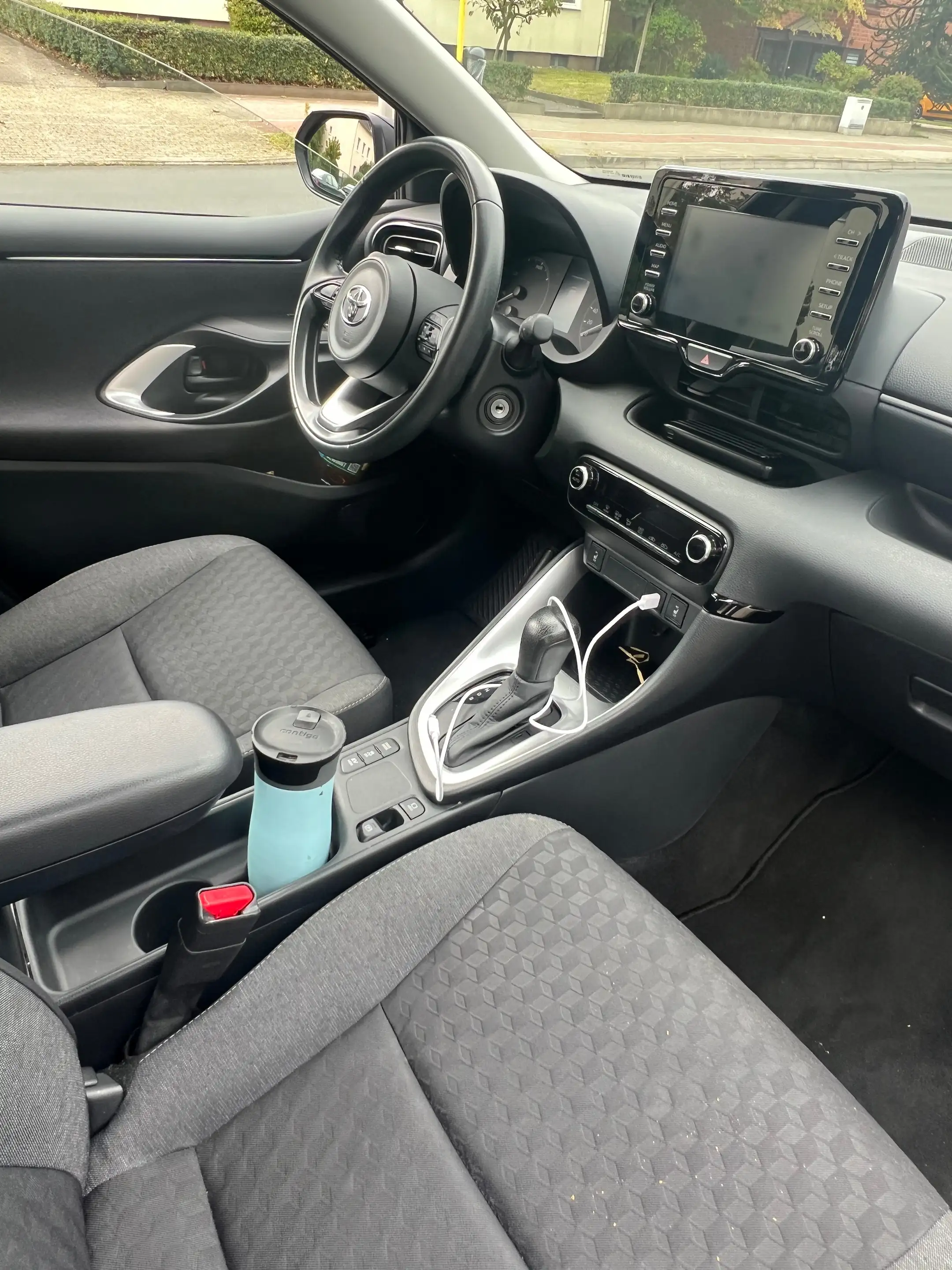Toyota Yaris Yaris Hybrid 5-Türer Hybrid 1.5 VVT-i Premiere Edition — photo 4