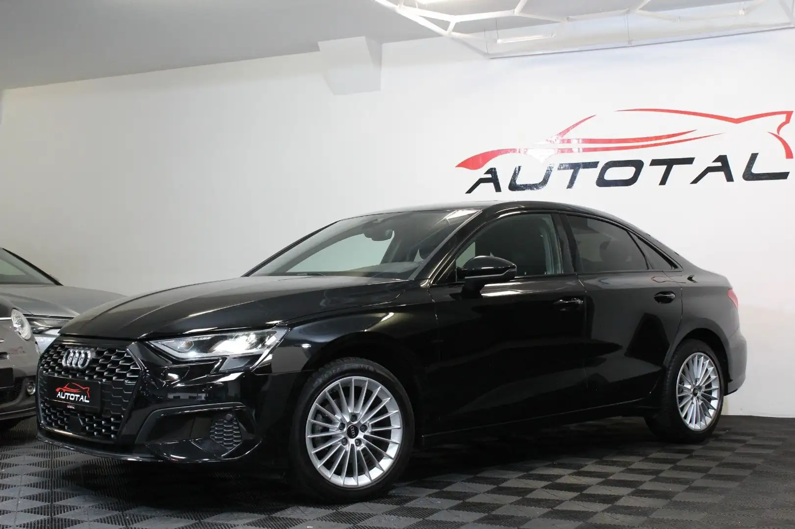 Audi A3 *Limousine*30 TFSI*Advanced*Automatik*LED*Navi Schwarz - 2
