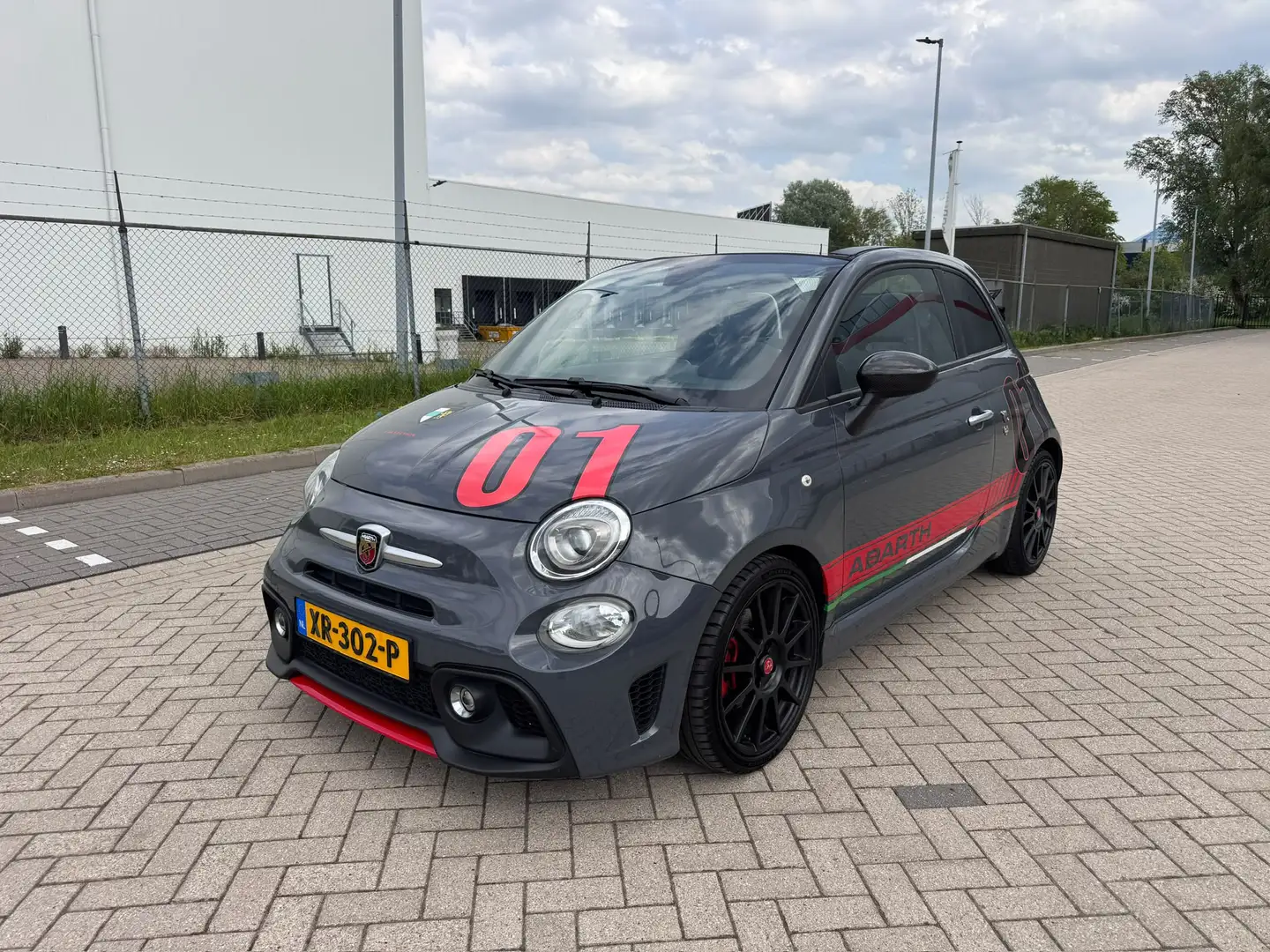 Abarth 695C XSR Yamaha Limited Edition Grau - 2