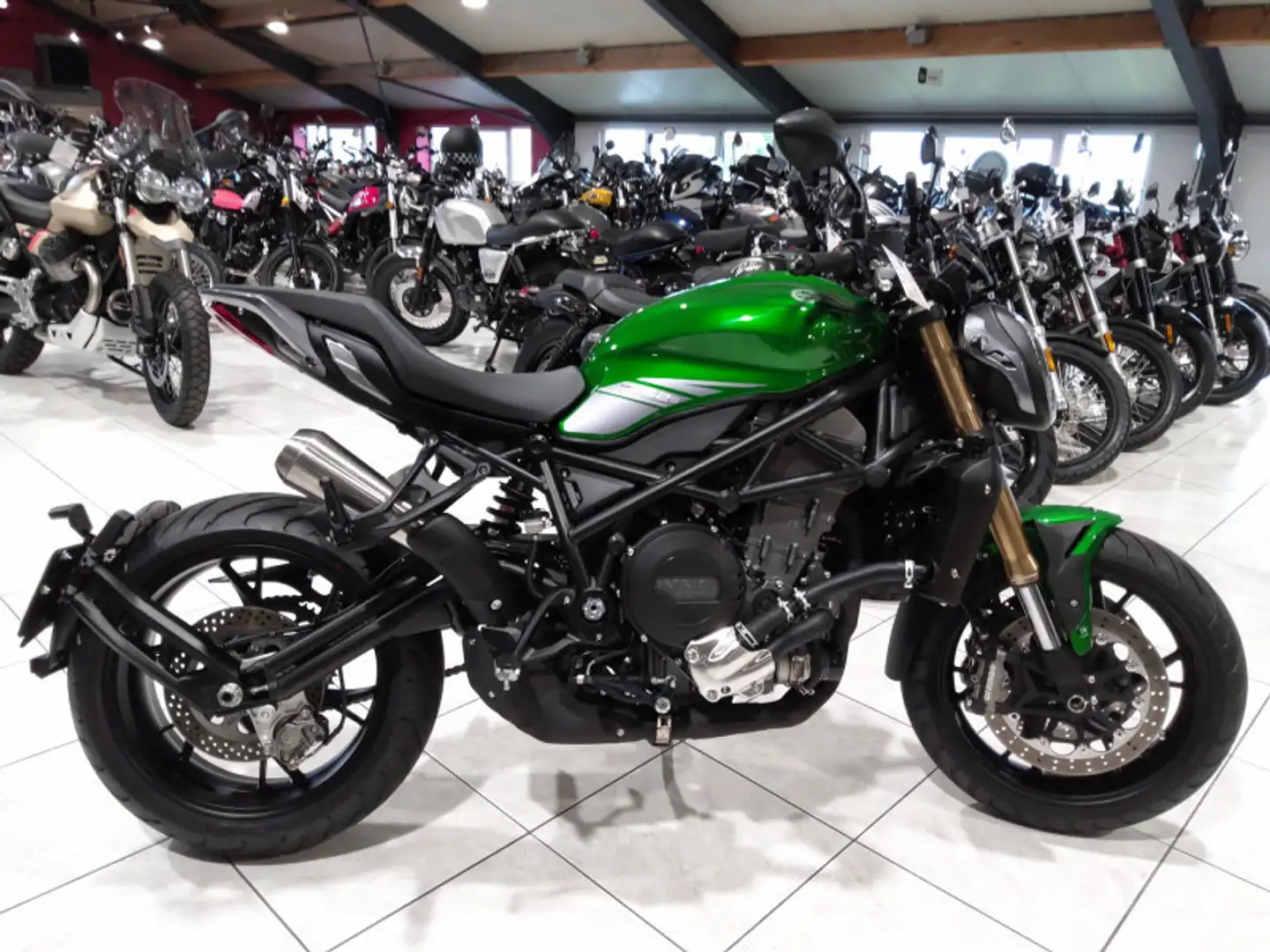 Benelli 752 S Groen - 1