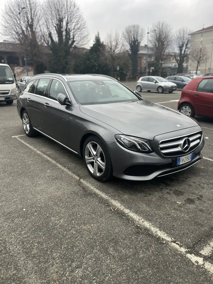 Mercedes-Benz E 220