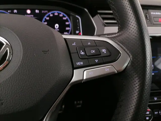 Volkswagen Passat Alltrack view 28