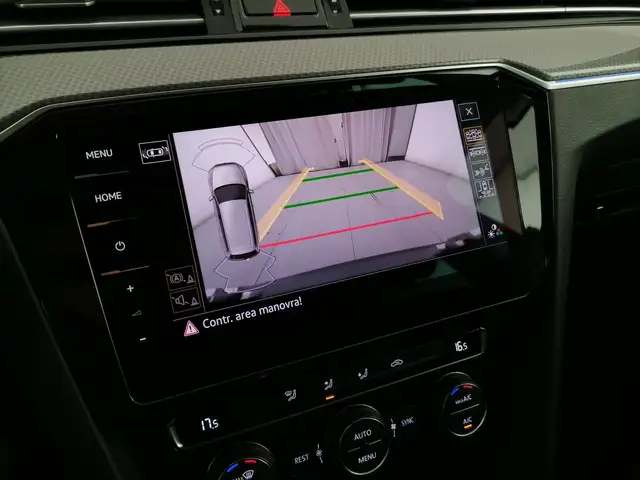 Volkswagen Passat Alltrack view 19