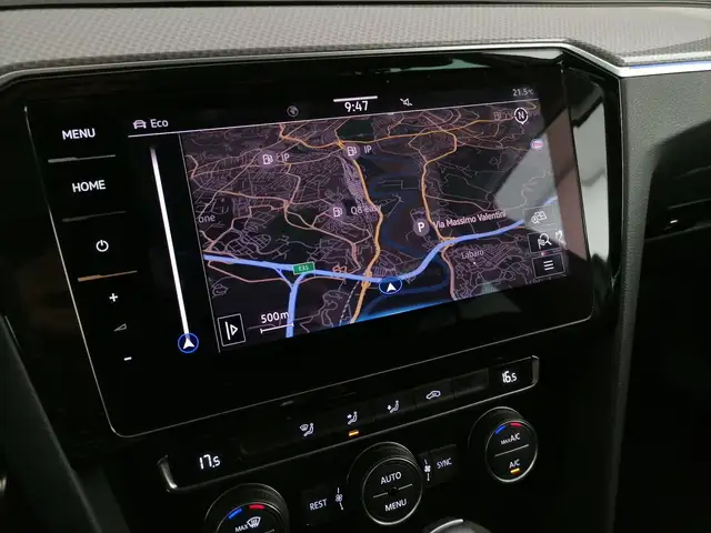 Volkswagen Passat Alltrack view 16