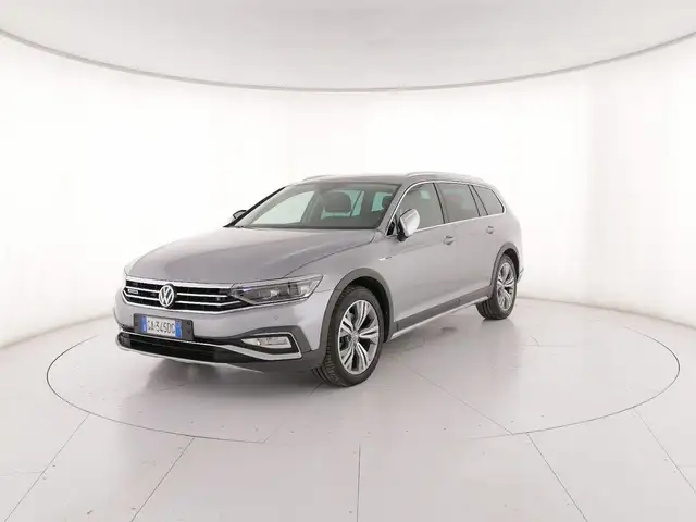 2020 Volkswagen Passat Alltrack in Silver for sale