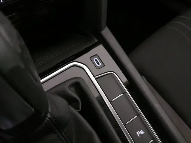 Volkswagen Passat Alltrack view 24