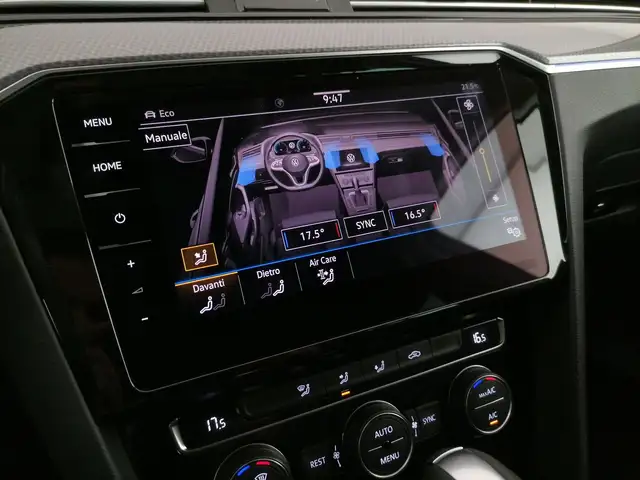 Volkswagen Passat Alltrack view 17