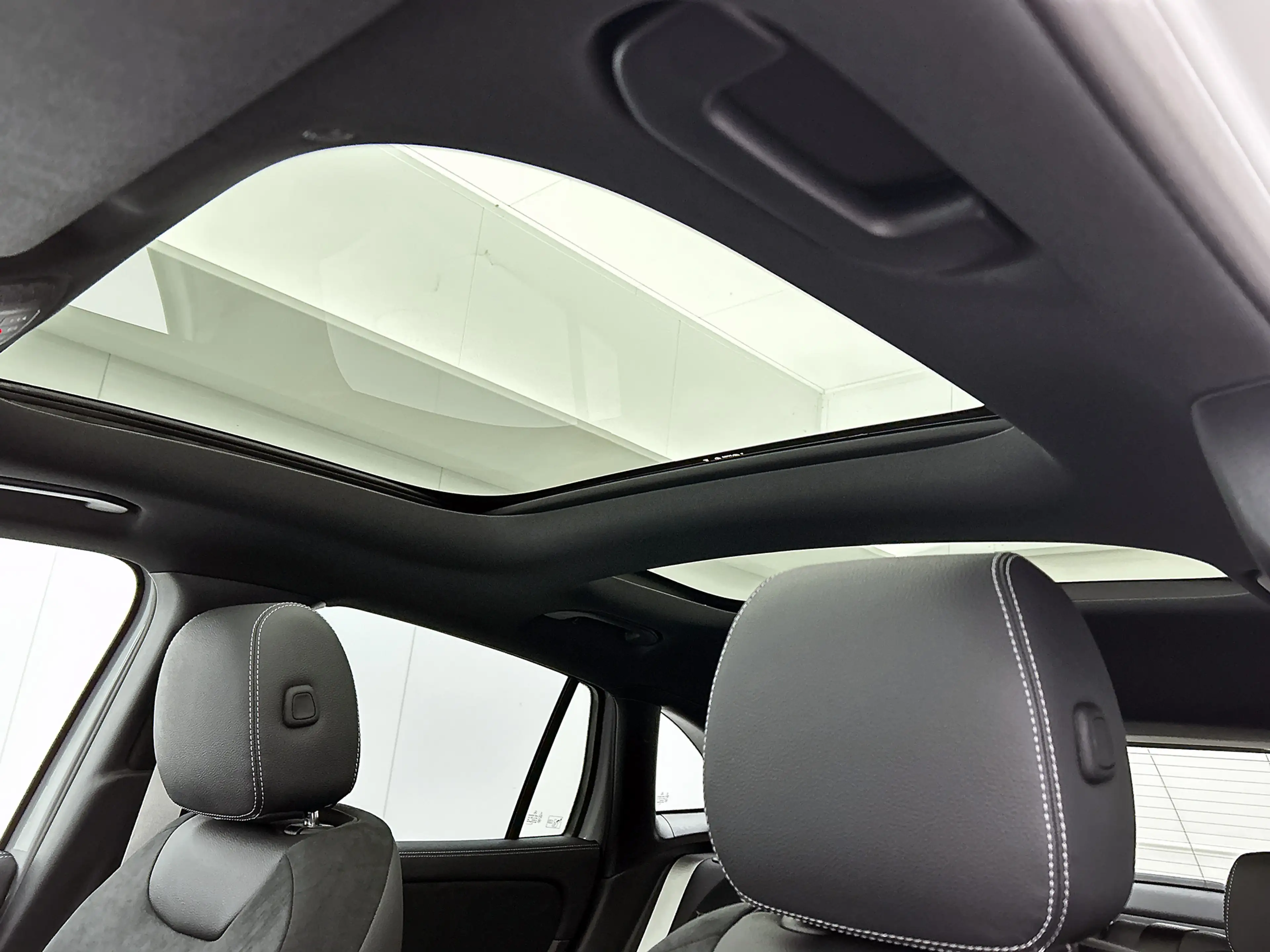 Mercedes-Benz GLA 250 e 140 Year Edition | Plus pakket | Noghtpakket | — photo 12