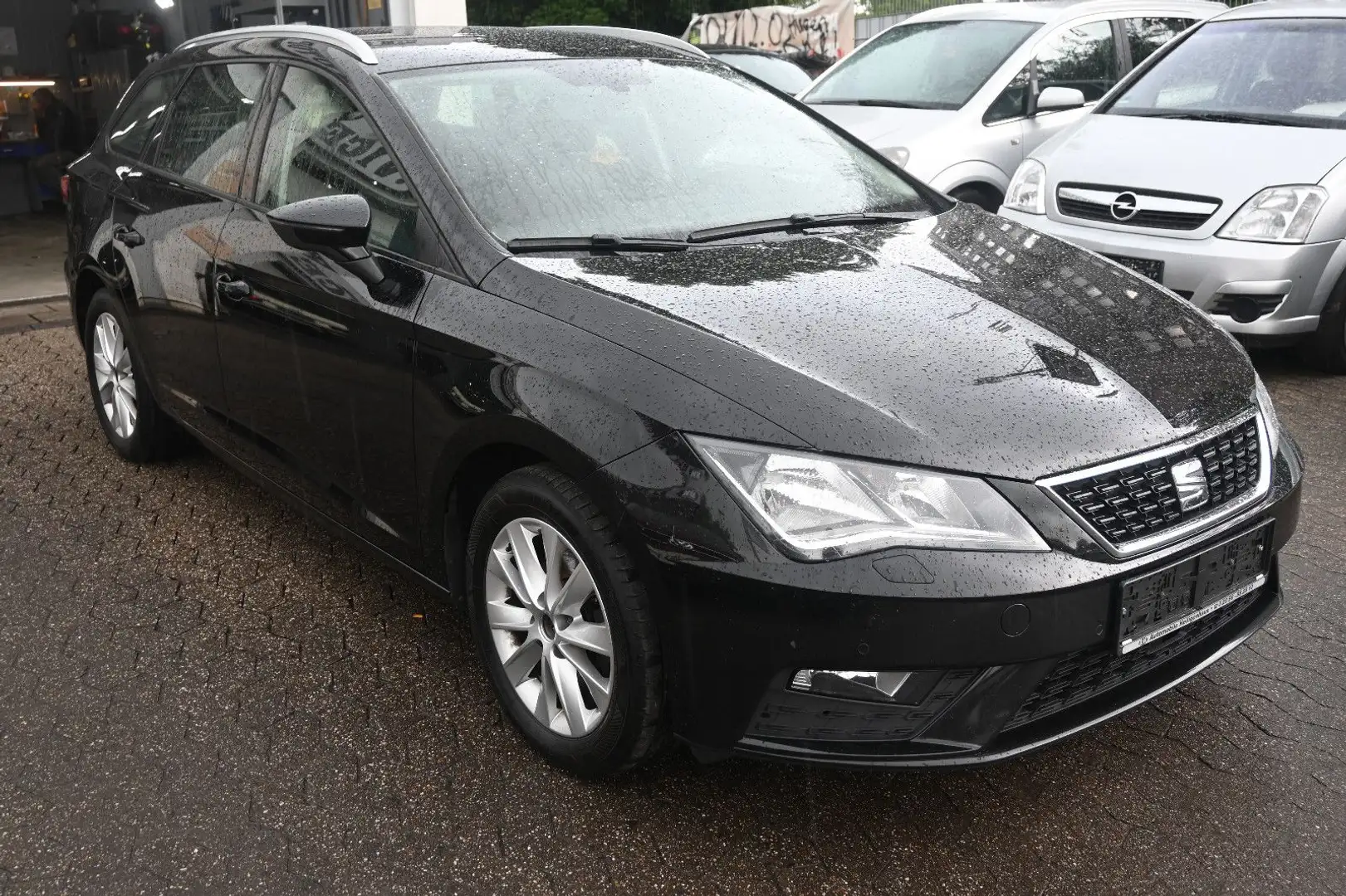 SEAT Leon ST Style 4Drive Automatik*Navi*ACC*Temp*PDC Schwarz - 2