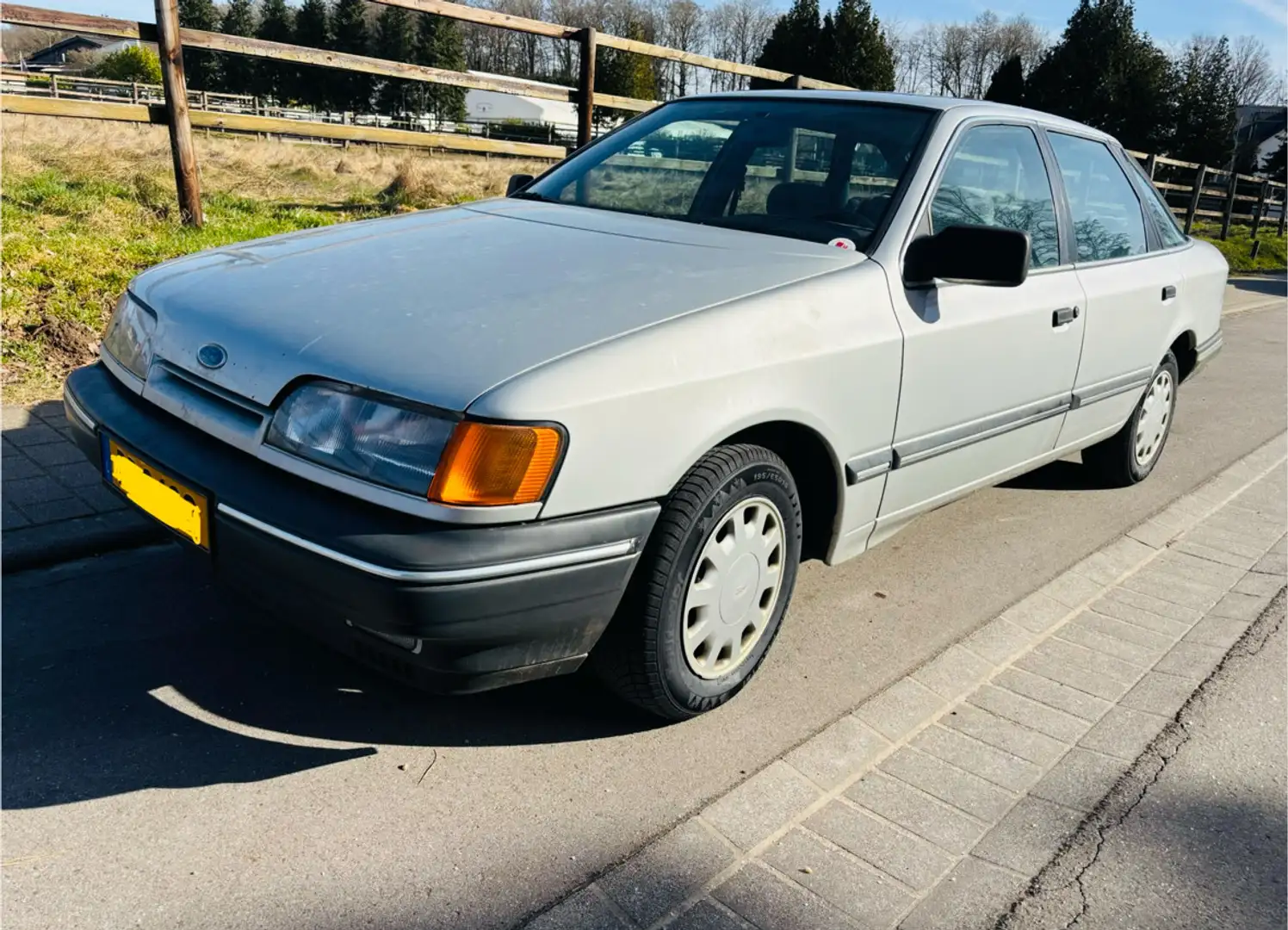 Ford Scorpio GL2.8 v6 - 1