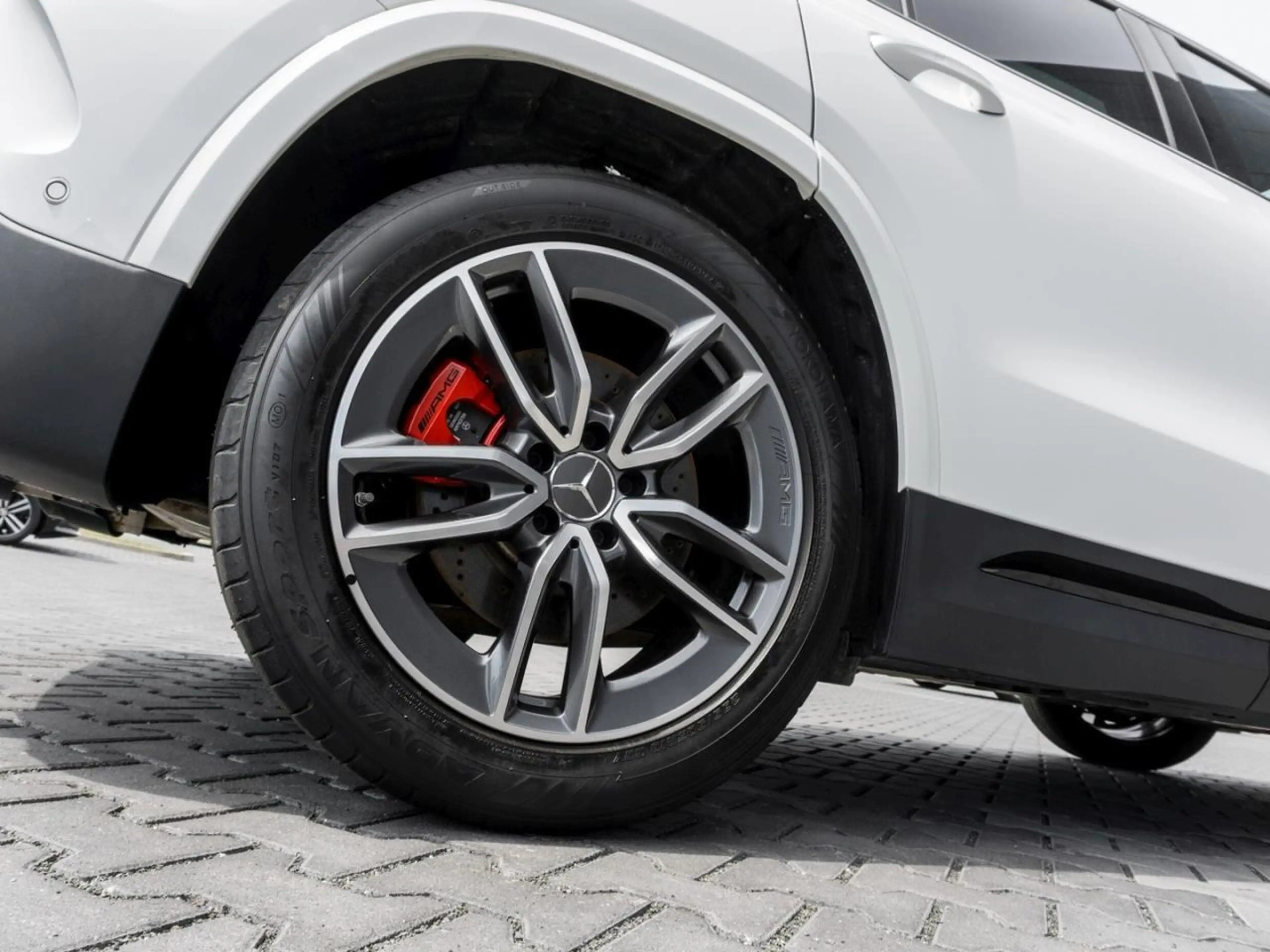 Mercedes-Benz A 35 AMG GL 4M Performance Night Panorama 360° — photo 5