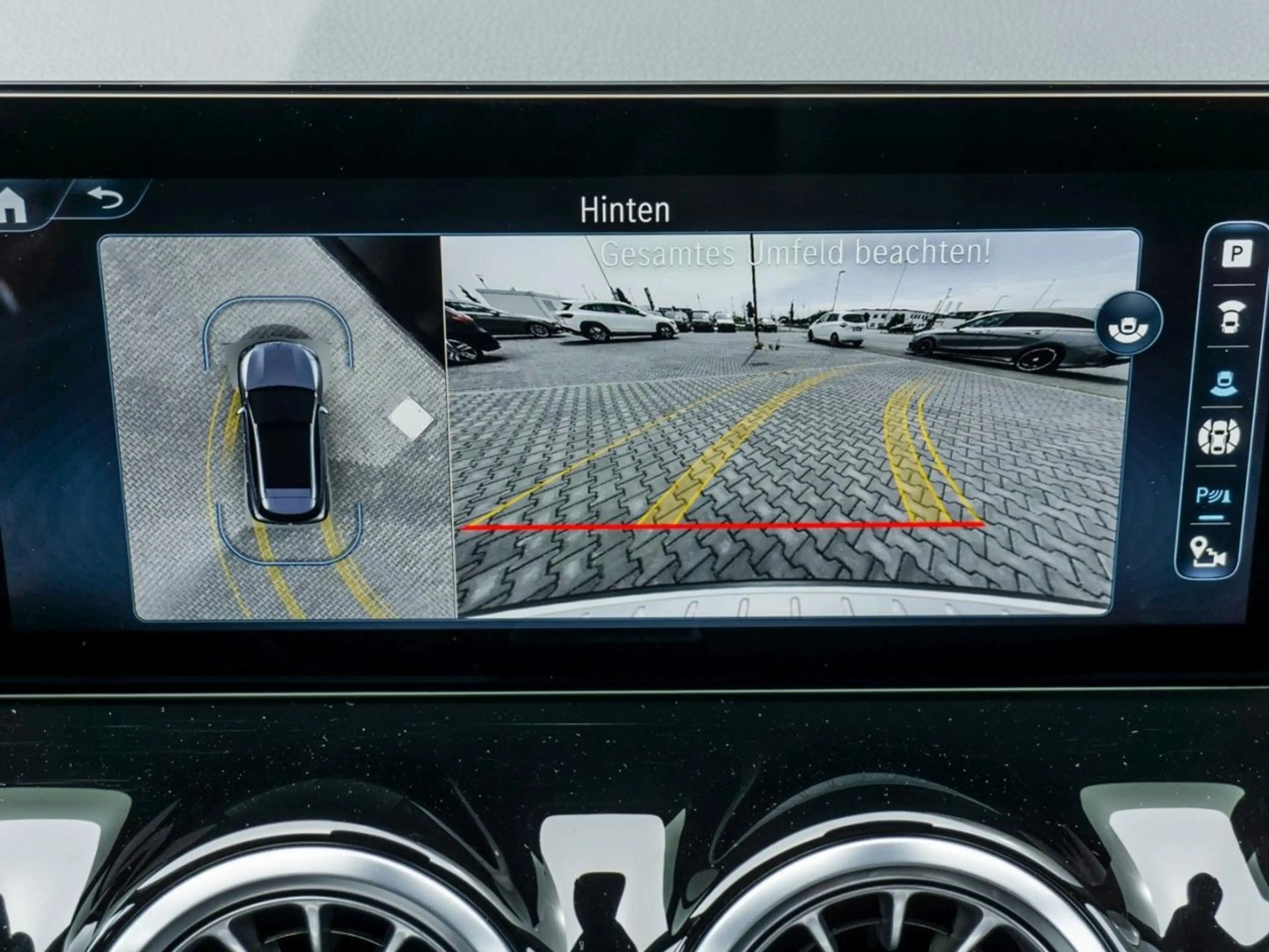 Mercedes-Benz A 35 AMG GL 4M Performance Night Panorama 360° — photo 14