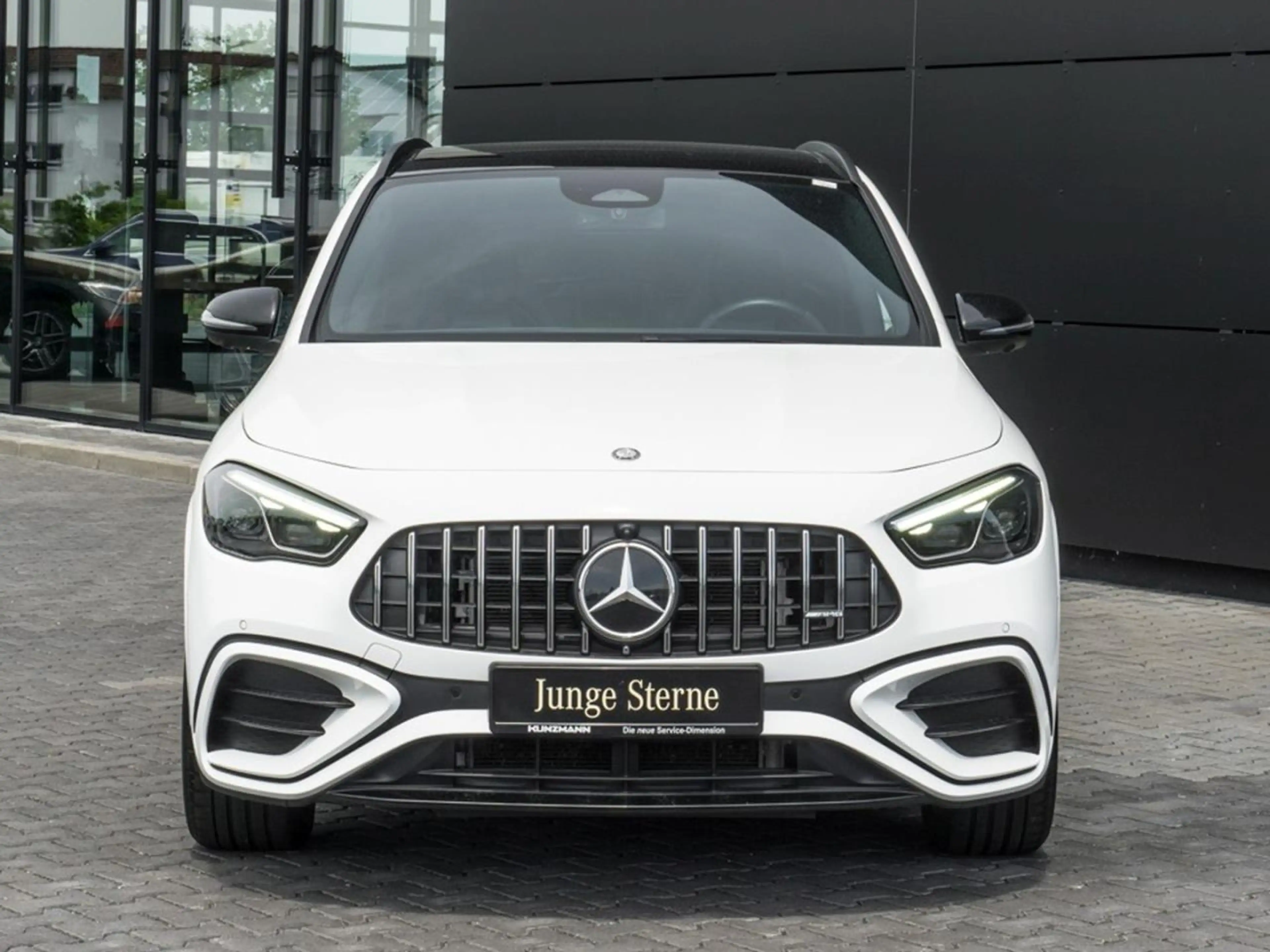 Mercedes-Benz A 35 AMG GL 4M Performance Night Panorama 360° — photo 2
