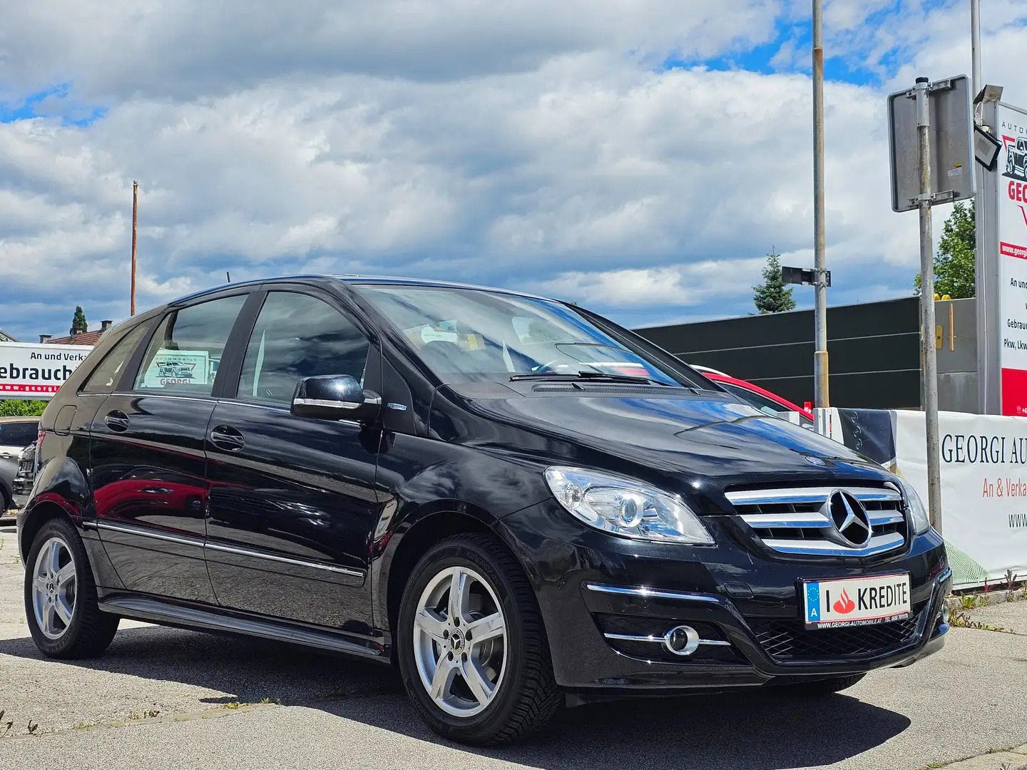 Mercedes-Benz B 180 BlueEfficiency Nur 44000 KM! 1-Hand Pickerl-NEU 1A Noir - 1