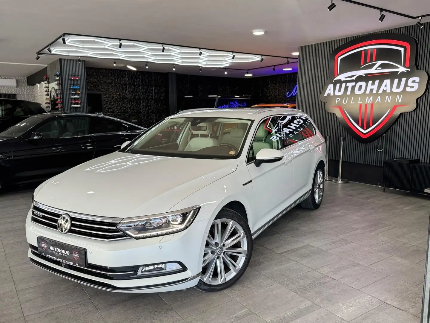 Volkswagen Passat 4Motion +HIGHLINE+MASSAGE+BUSINESS+NAPPA+ Weiß - 1