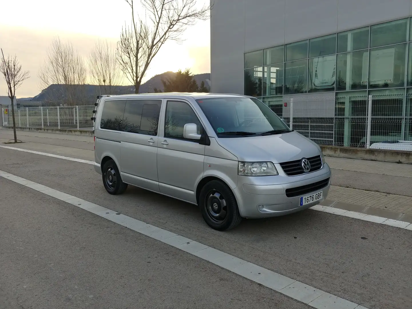 Volkswagen T5 Caravelle 3.2 VR6 Срібний - 2