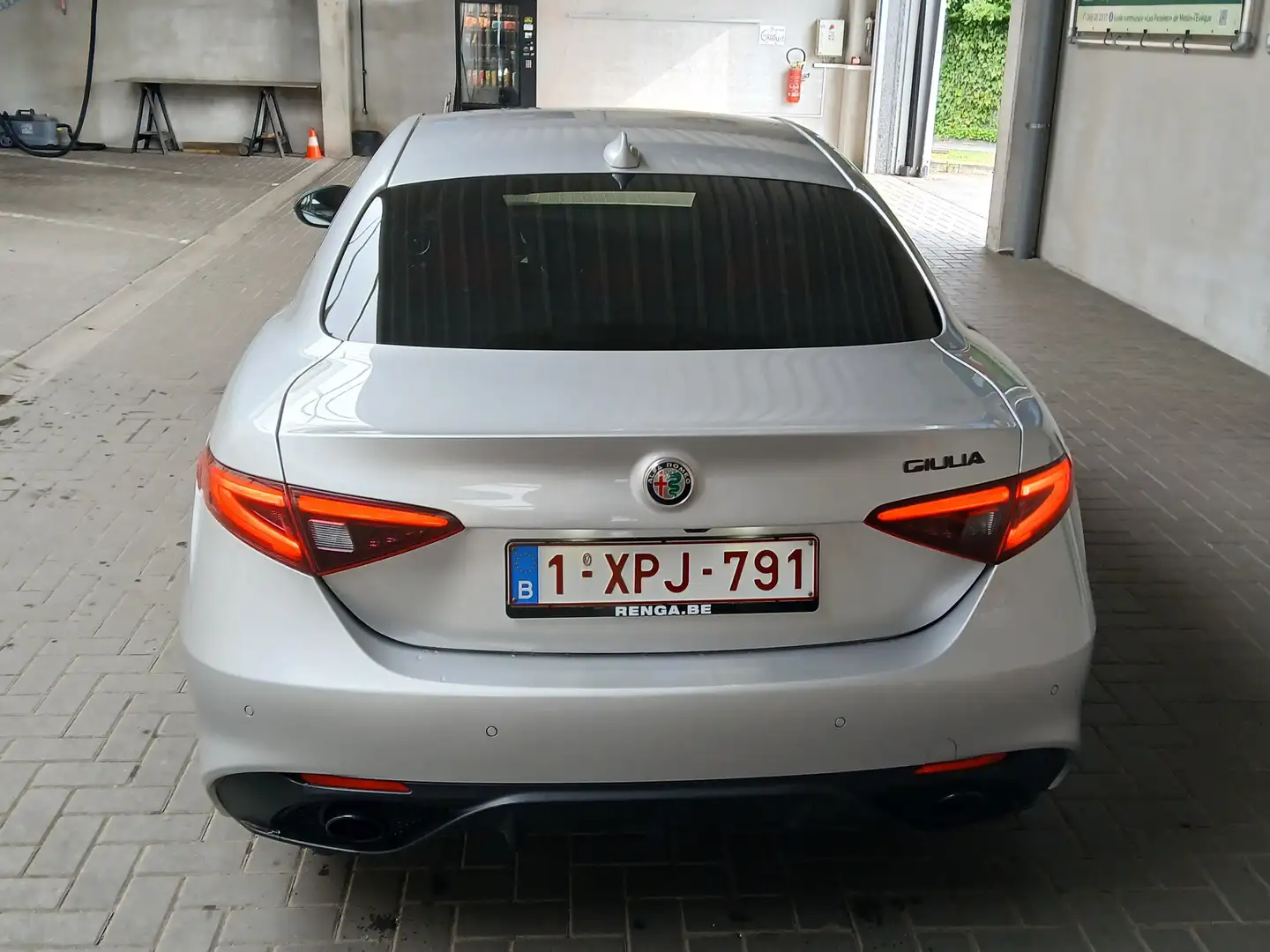 Alfa Romeo Giulia 2.2 MJD Sprint ATX Gris - 2