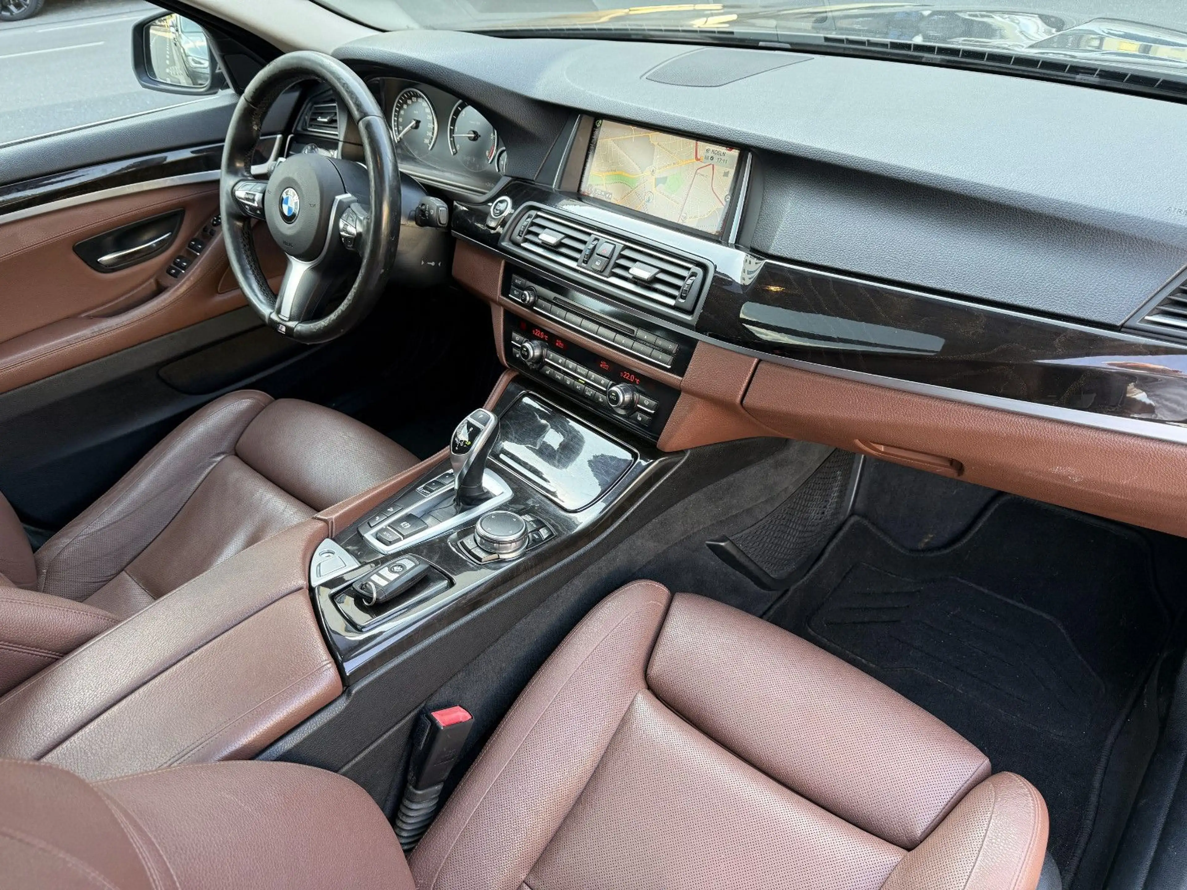 BMW 530 d xDrive Touring Leder Panorama Kamera HeadUp — photo 13