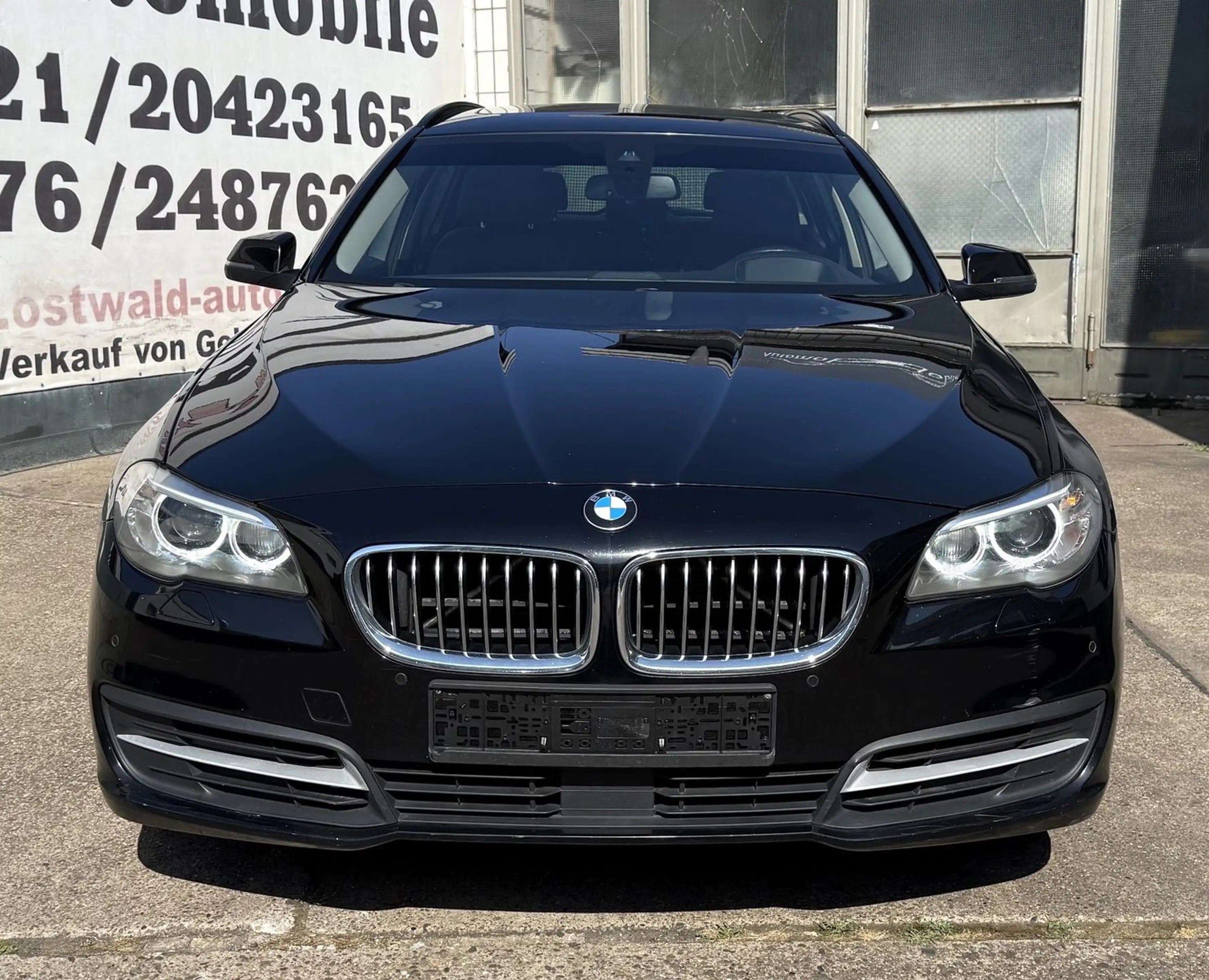 BMW 530 d xDrive Touring Leder Panorama Kamera HeadUp — photo 2