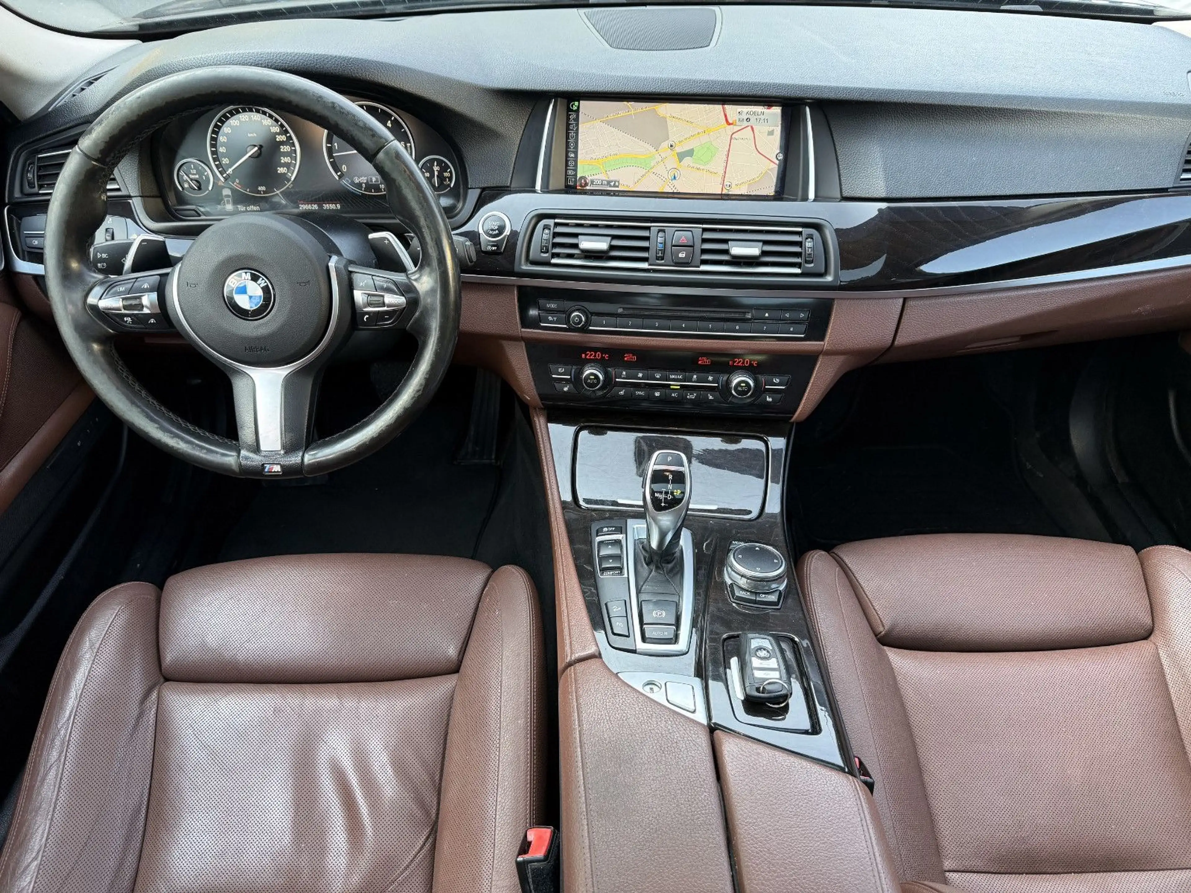 BMW 530 d xDrive Touring Leder Panorama Kamera HeadUp — photo 11