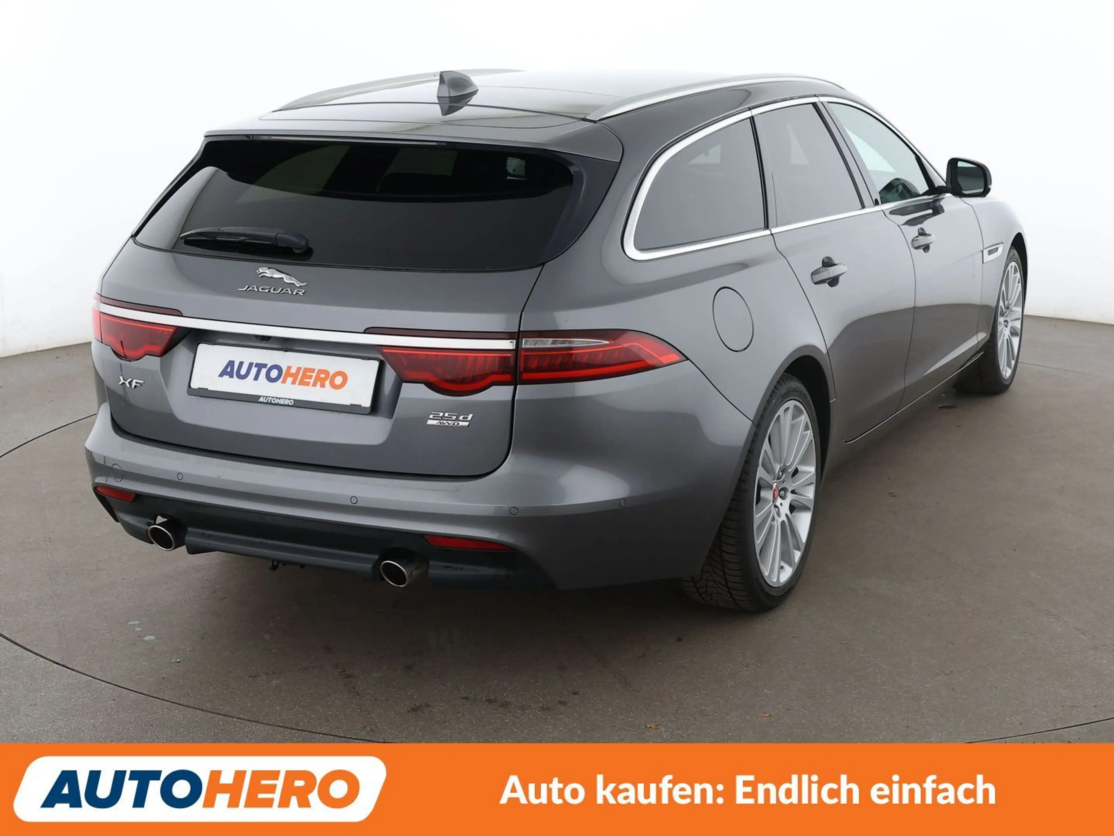 Jaguar XF 25d Portfolio AWD Aut.*NAVI.*BI-XENON*ACC*CAM*PDC* — photo 6