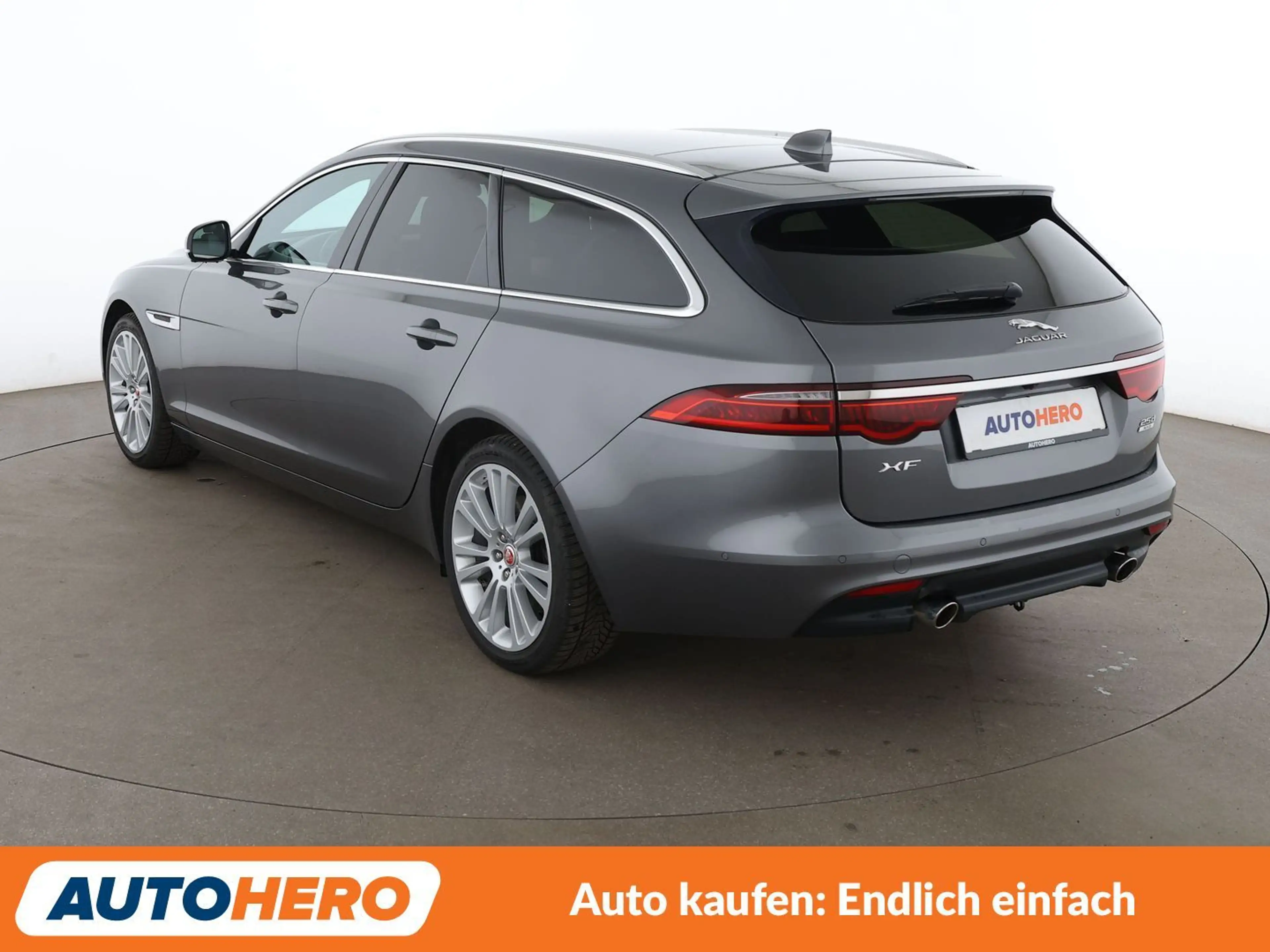 Jaguar XF 25d Portfolio AWD Aut.*NAVI.*BI-XENON*ACC*CAM*PDC* — photo 4