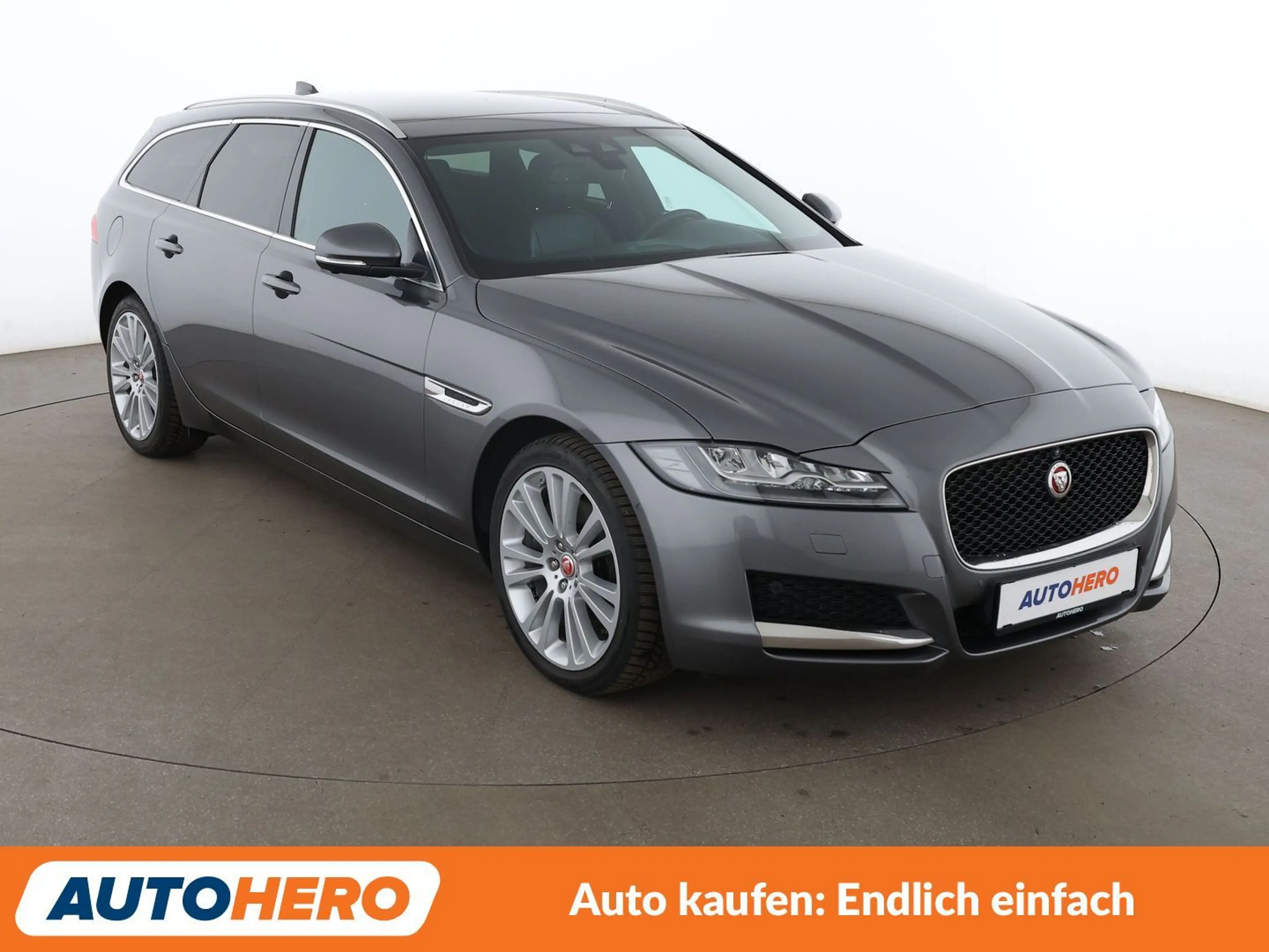 Jaguar XF 25d Portfolio AWD Aut.*NAVI.*BI-XENON*ACC*CAM*PDC* — photo 8