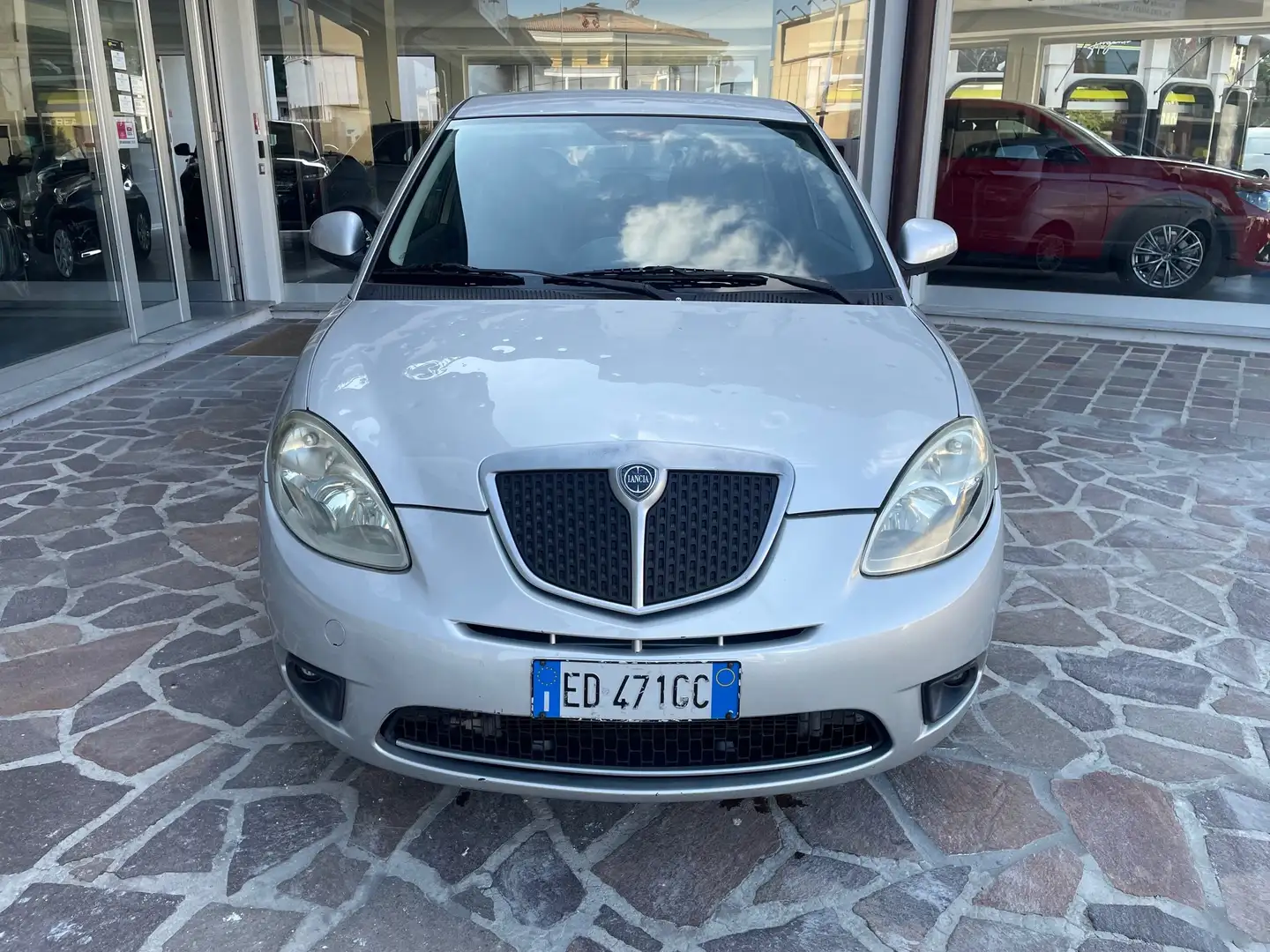 Lancia Ypsilon 1.2 8v Ego OK NEOAPTENTATI GRANDINATA Zilver - 2