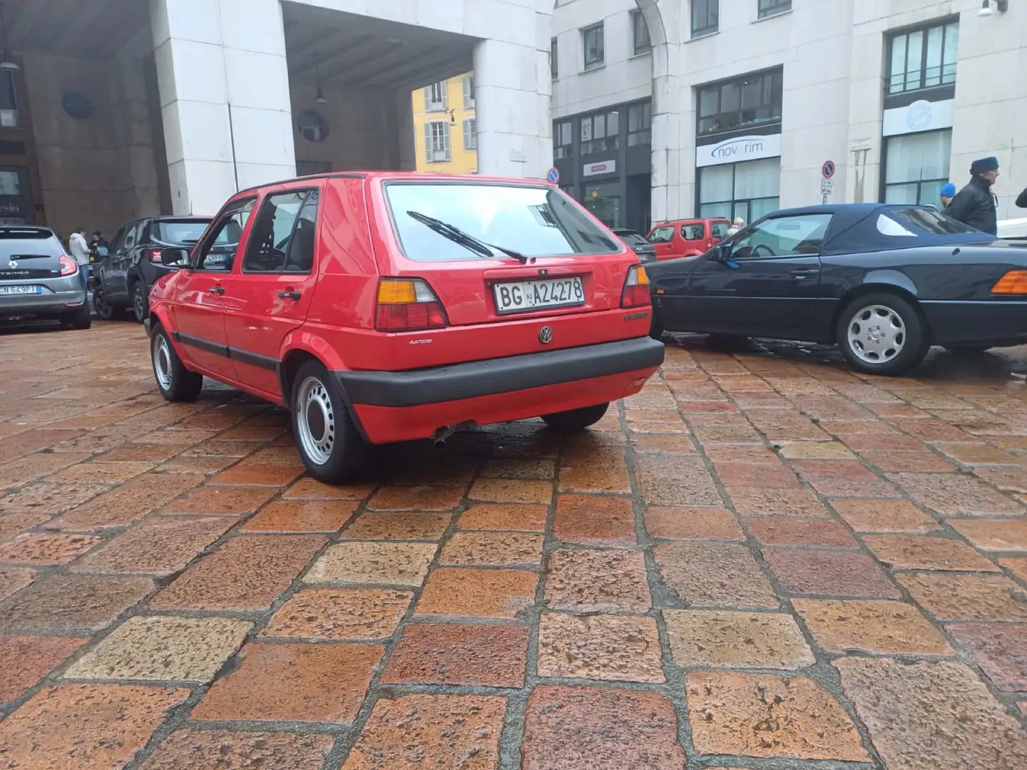 Volkswagen Golf 5p 1.6 GL 5m my83 Kırmızı - 2