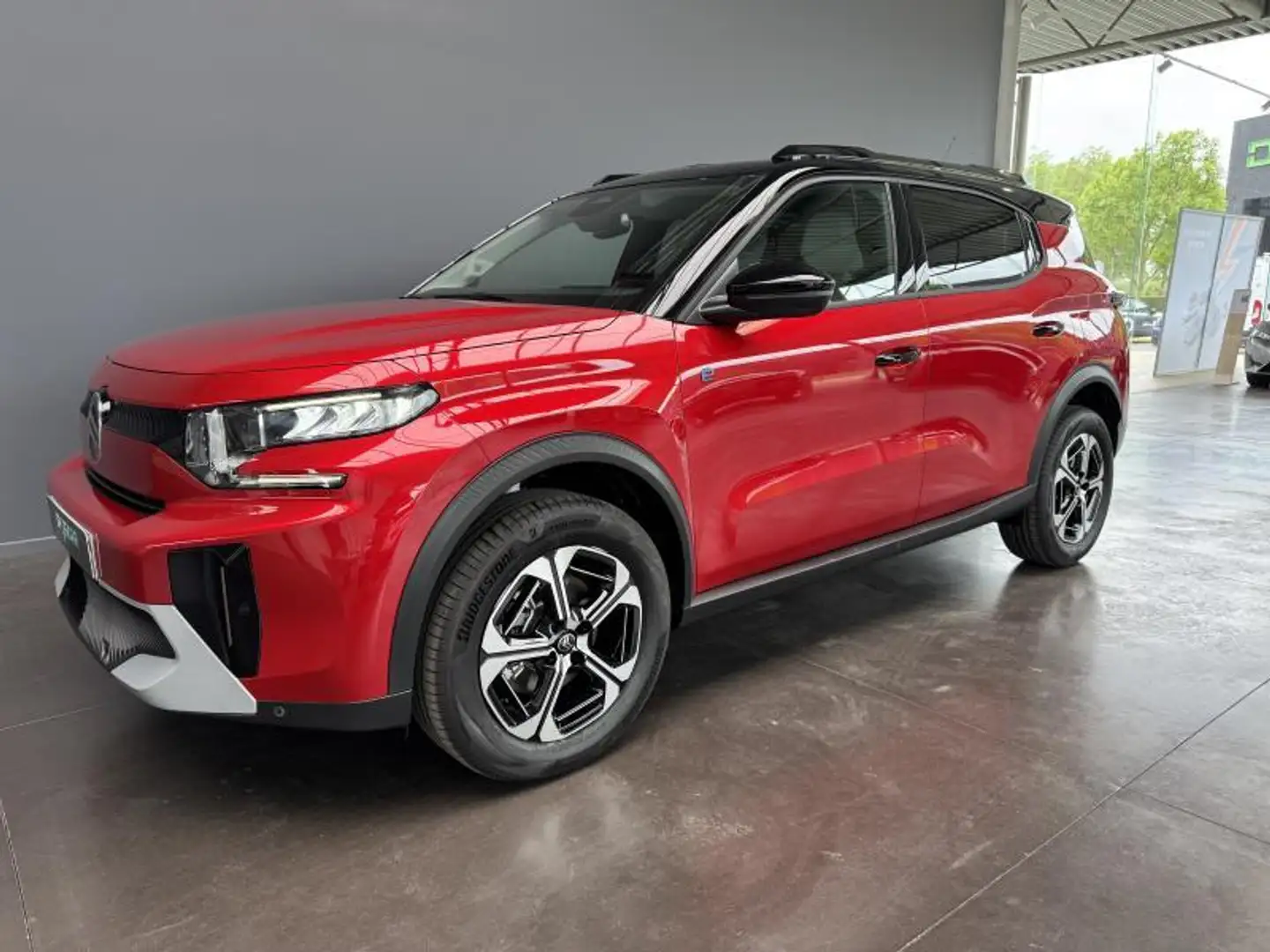 Citroen C3 Aircross ë-C3 Aircross MAX 113pk Rood - 1