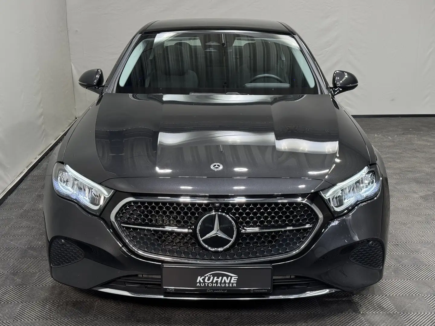 Mercedes-Benz E 200 Avantgarde Winter Pano Kam Distr LED 19" Gris - 2
