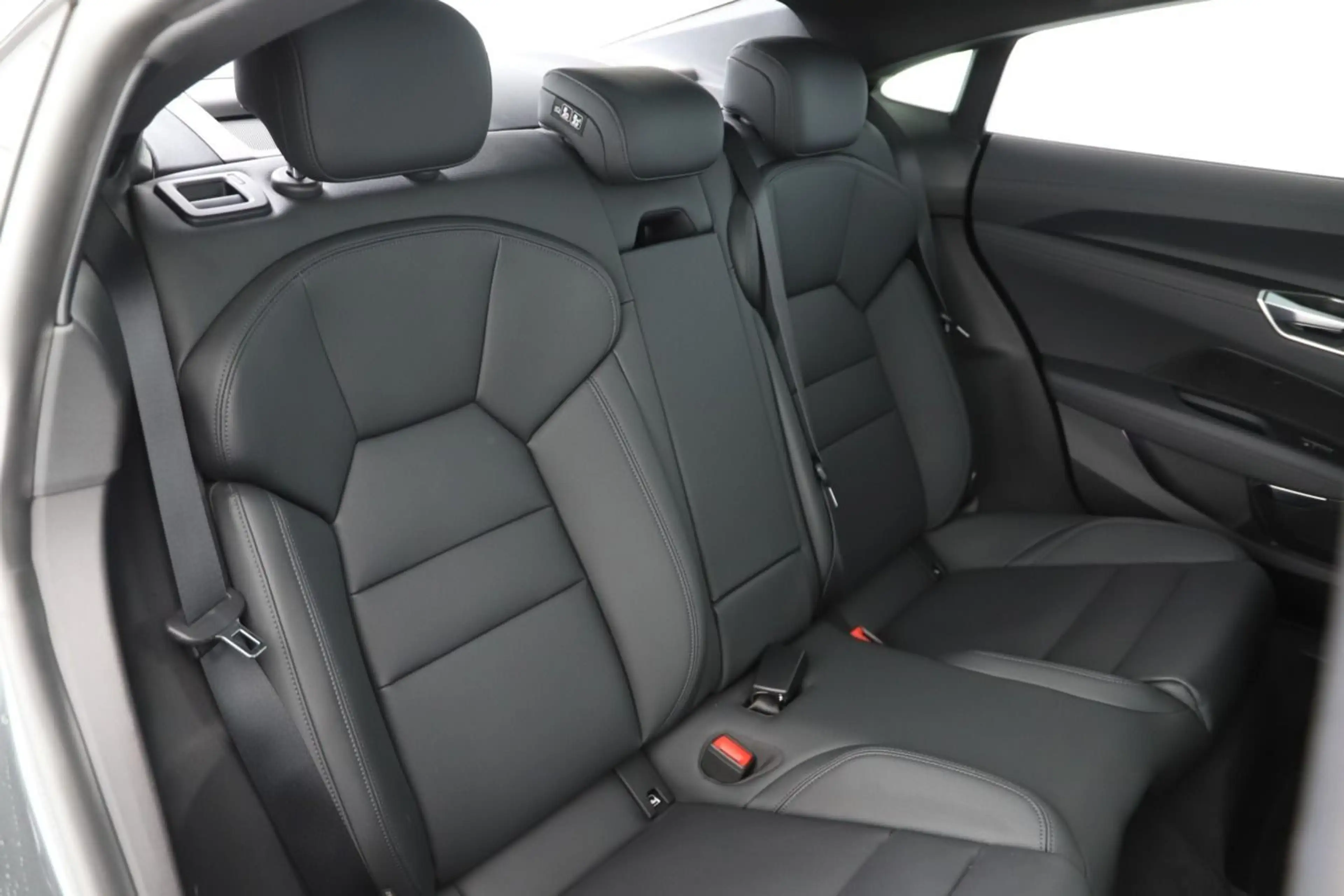 Audi e-tron GT e-tron GT Q Matrix/Luft/ACC/HuD/360°/Navi — photo 6