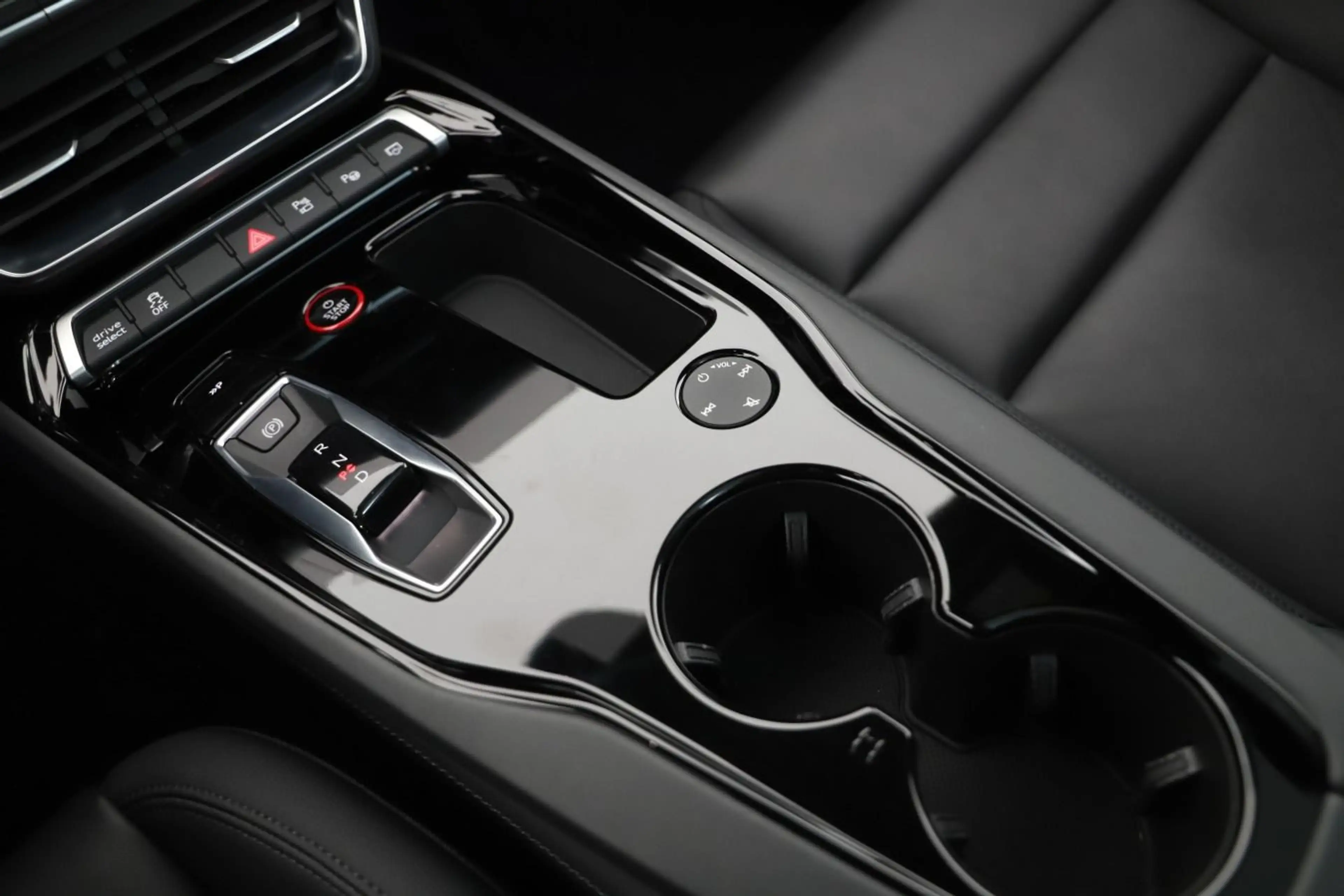 Audi e-tron GT e-tron GT Q Matrix/Luft/ACC/HuD/360°/Navi — photo 10