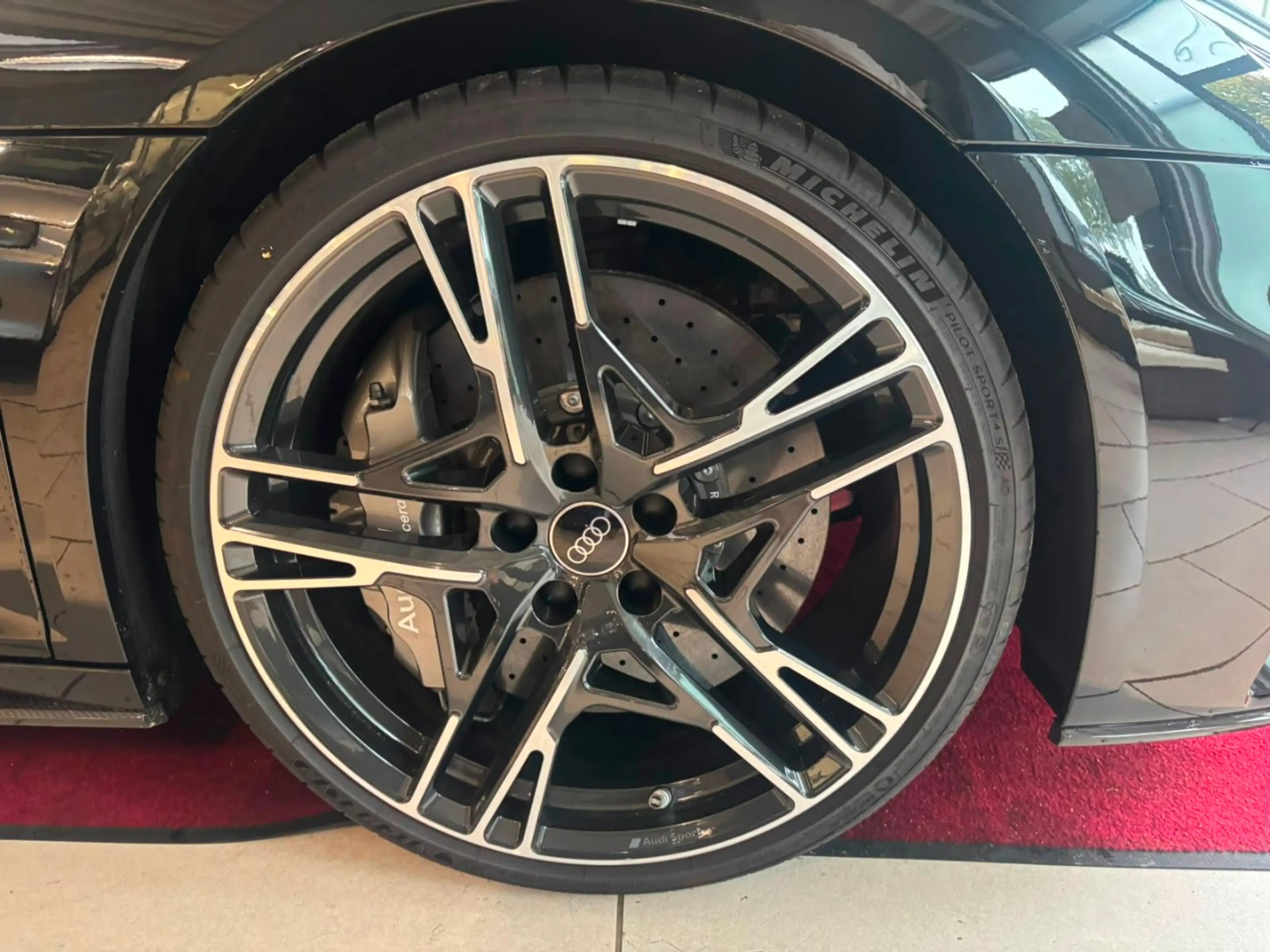 Audi R8 Coupe 5.2 FSI quattro performance — photo 13