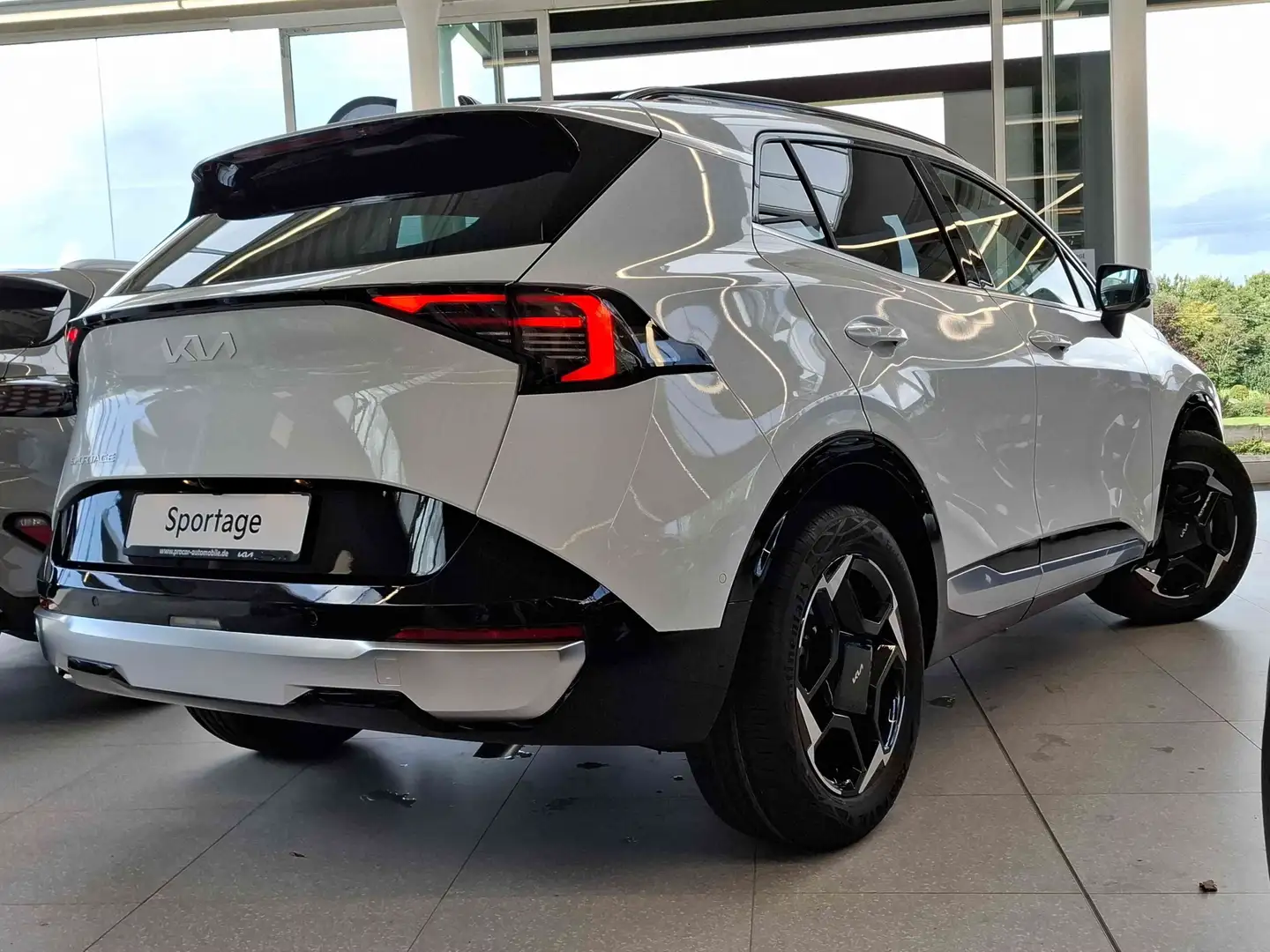 Kia Sportage FL 1.6 T-GDI SPIRIT+360°KAMER+NAV+PANO Weiß - 2