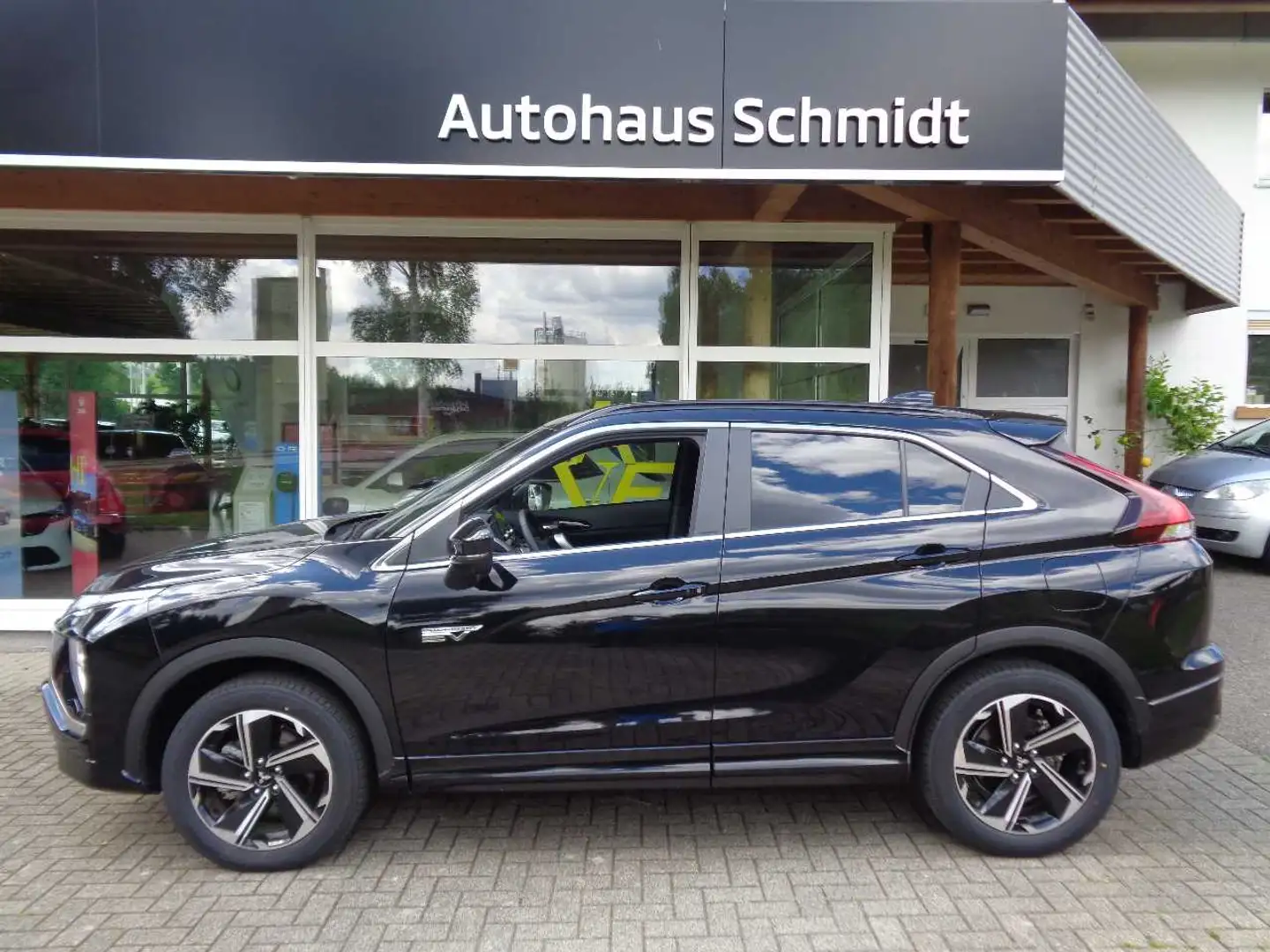 Mitsubishi Eclipse Cross Plug-in Hybrid Select 2.4, 4WD Schwarz - 1