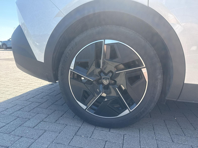 Peugeot 408 Plug in Hybrid 225 GT — photo 17
