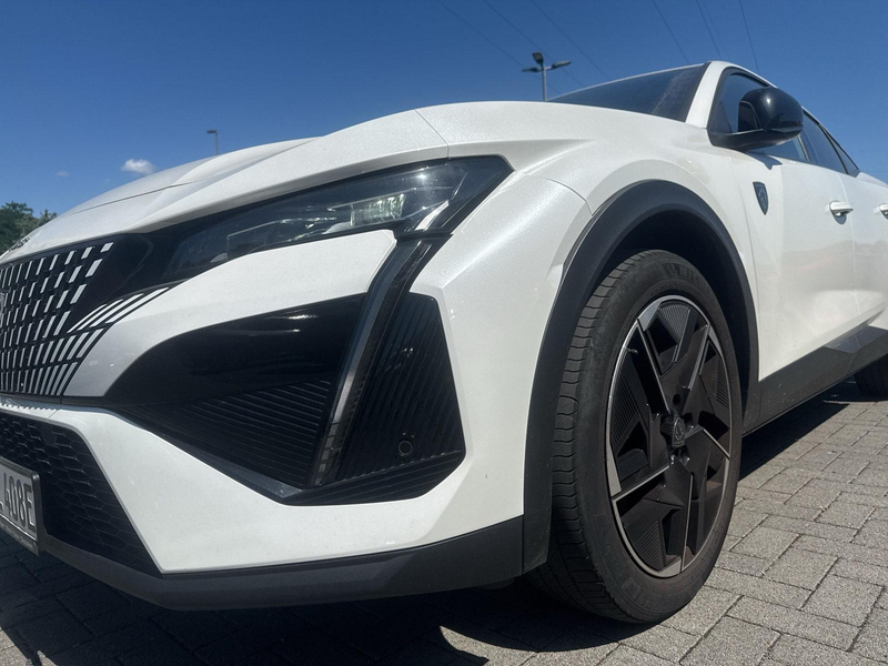 Peugeot 408 Plug in Hybrid 225 GT — photo 7