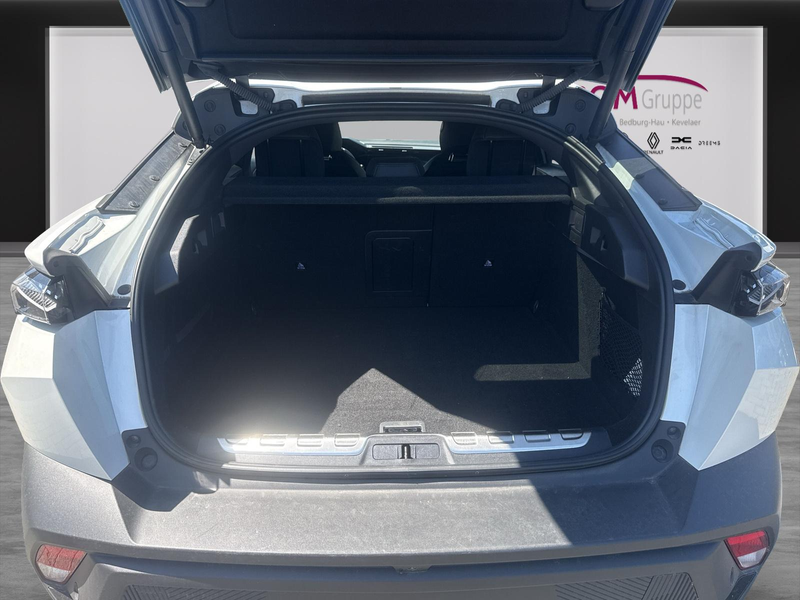 Peugeot 408 Plug in Hybrid 225 GT — photo 8
