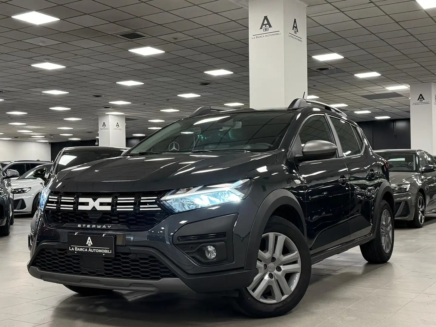 Dacia Sandero Stepway GPL 1.0 tce Expression 100cv Grijs - 1