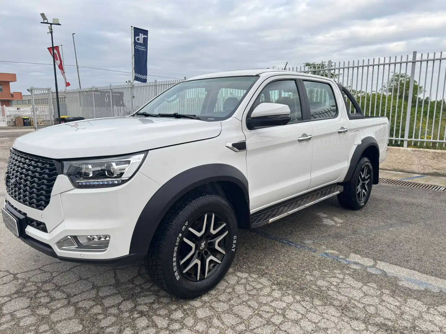 DR Automobiles PK8 PK8 2.0 turbo diesel 4x4 136cv Weiß - 1