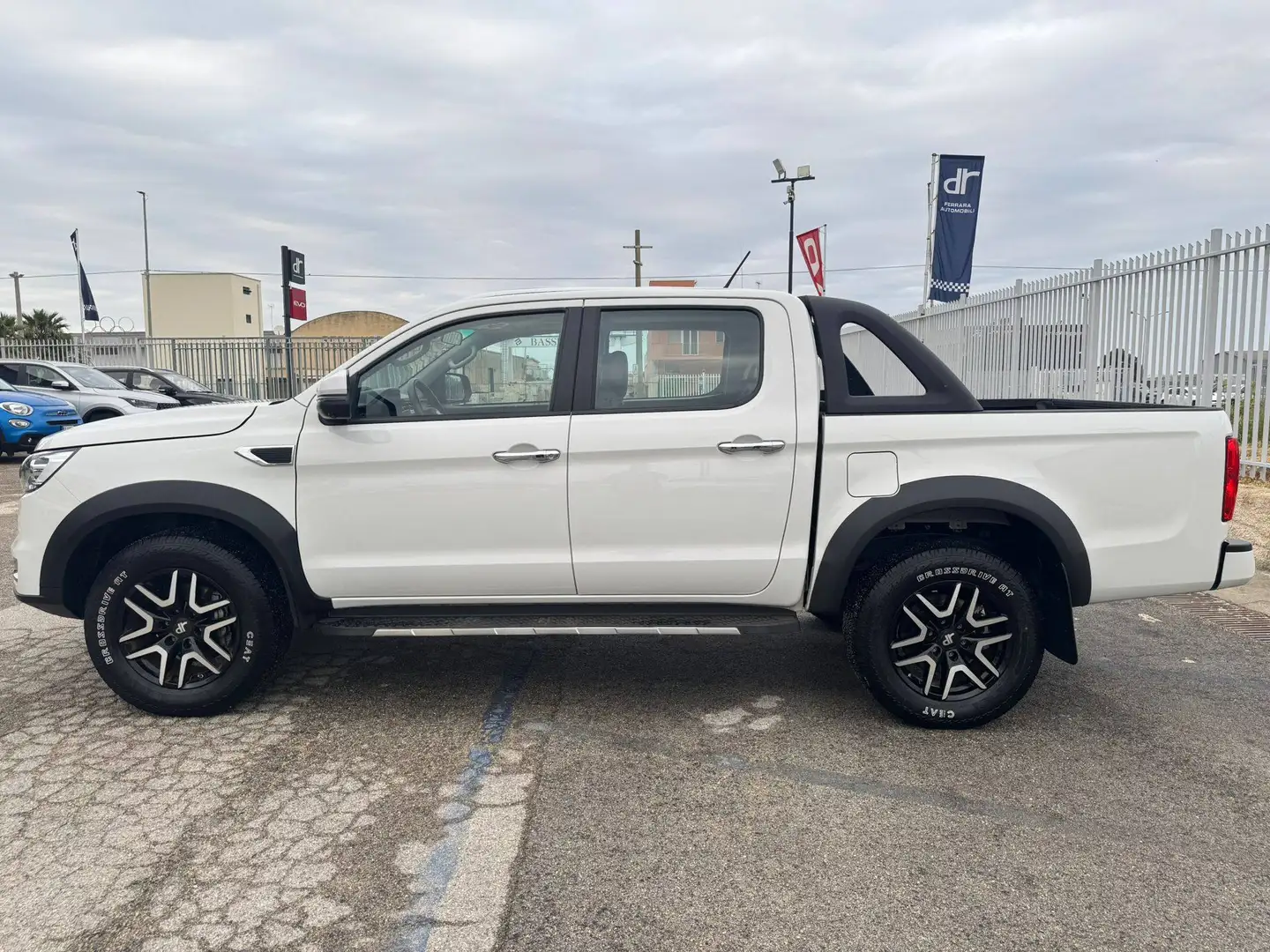 DR Automobiles PK8 PK8 2.0 turbo diesel 4x4 136cv Weiß - 2