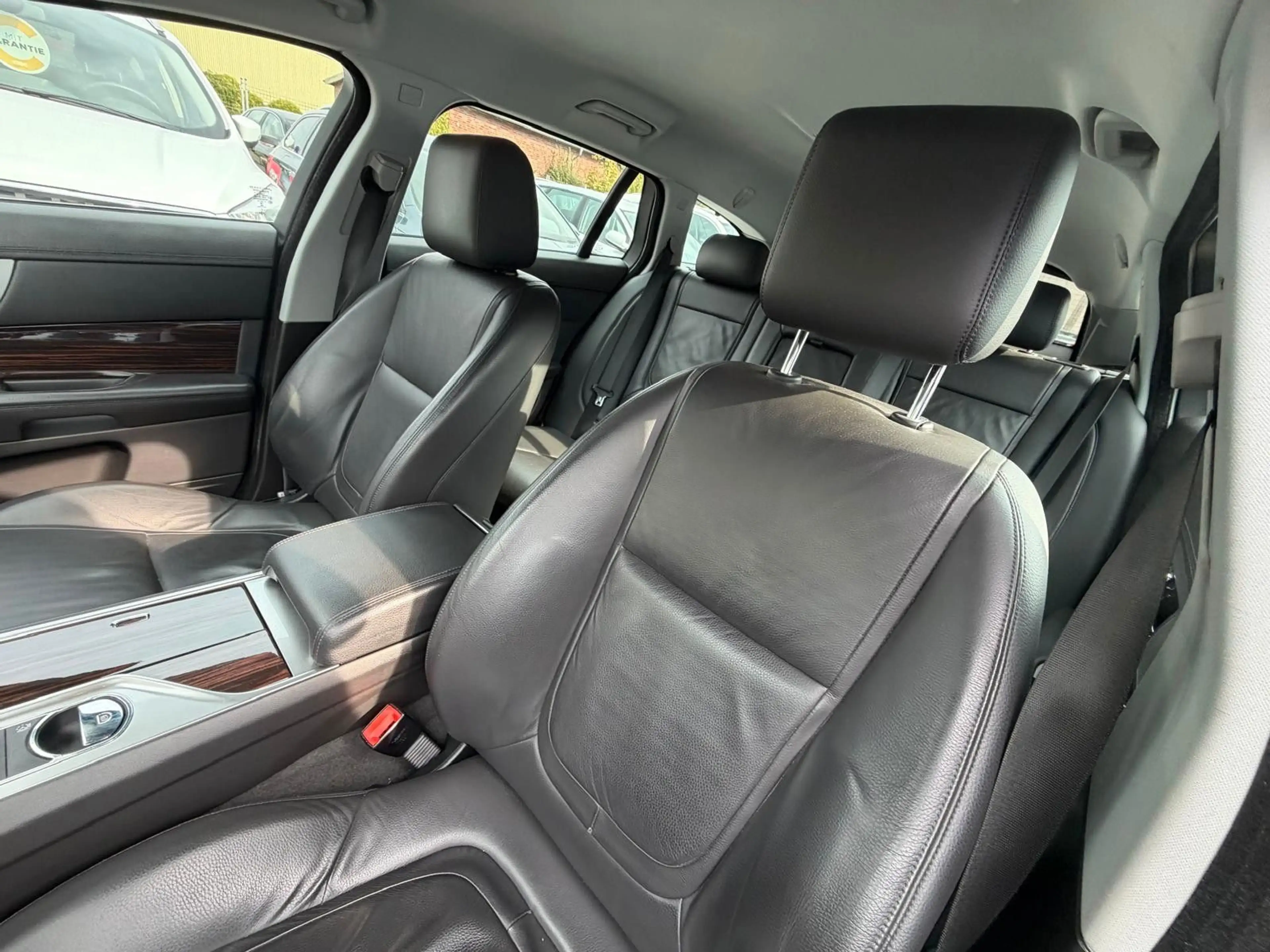 Jaguar XF 2.2D, TÜV NEU,Automatik,Navi,PDC,Xenon,AHK — photo 10