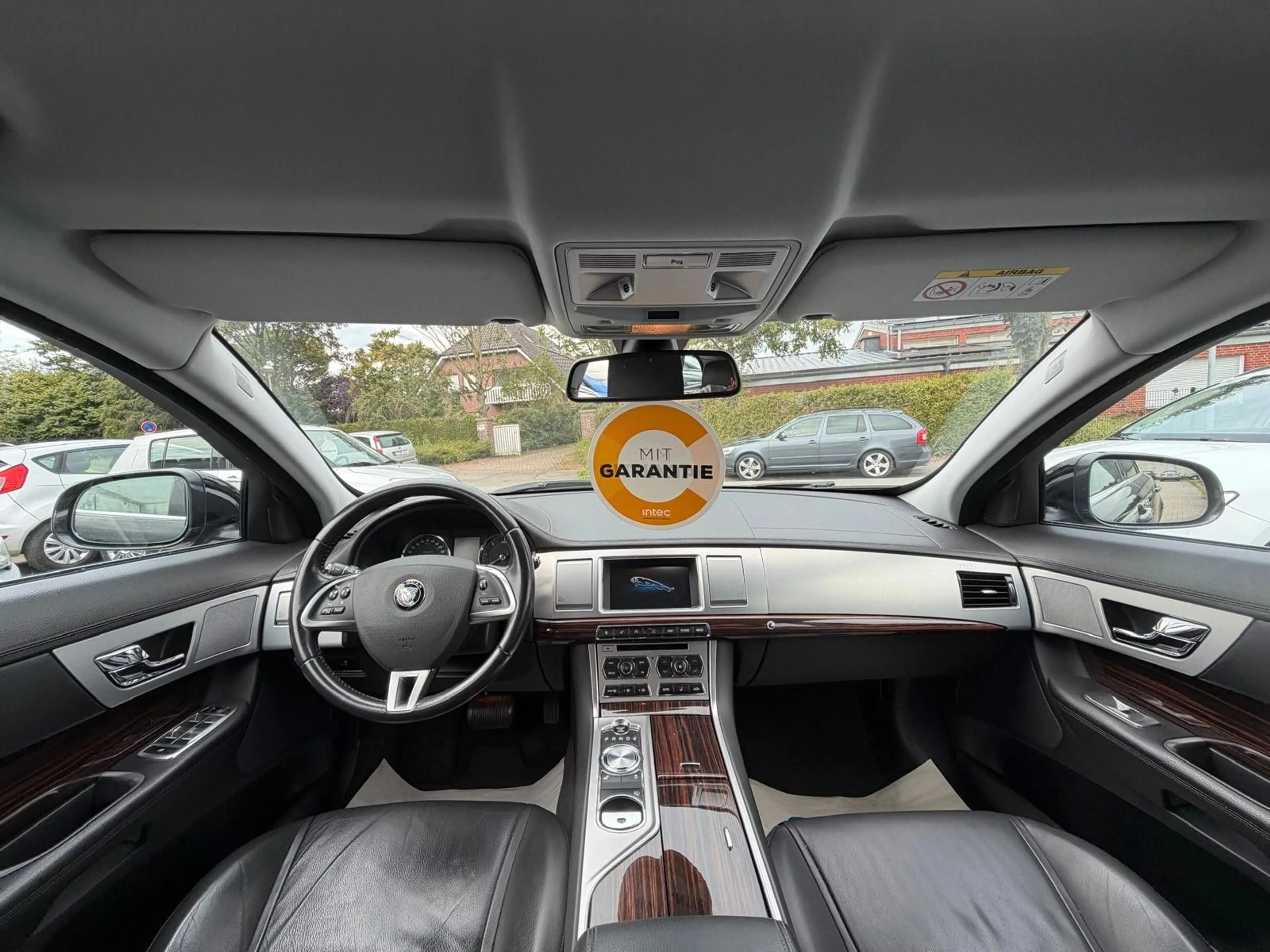 Jaguar XF 2.2D, TÜV NEU,Automatik,Navi,PDC,Xenon,AHK — photo 12