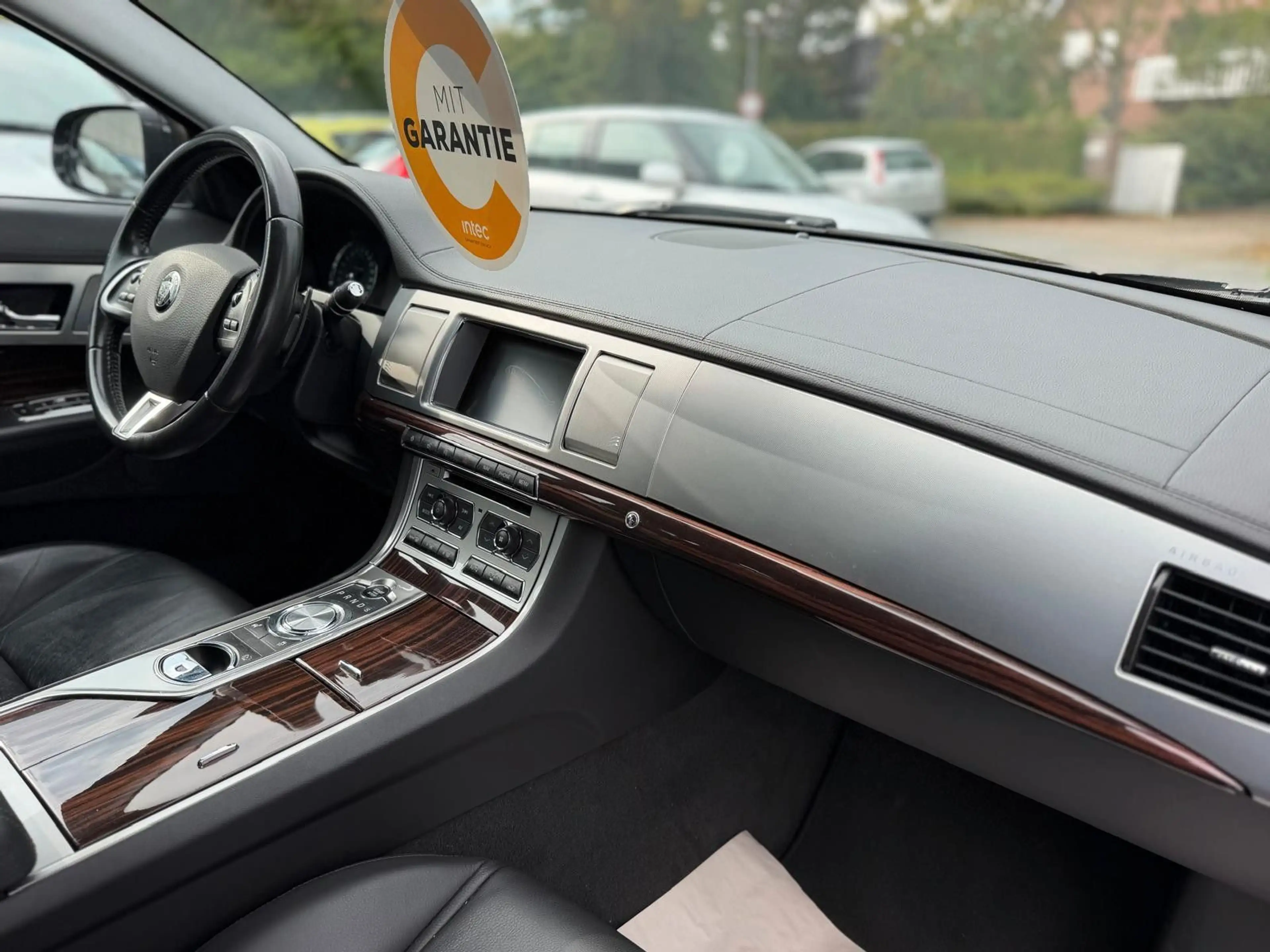 Jaguar XF 2.2D, TÜV NEU,Automatik,Navi,PDC,Xenon,AHK — photo 13