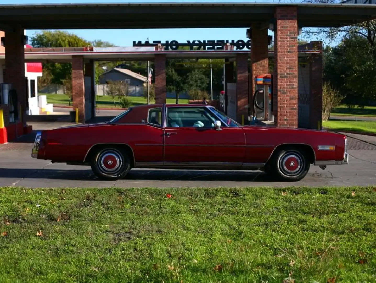 Cadillac Eldorado Fleetwood Rouge - 2