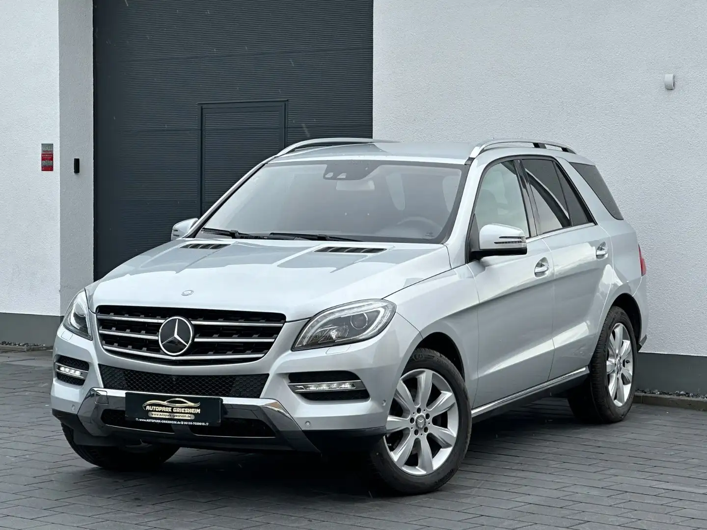 Mercedes-Benz ML 350 CDI BlueTec*SPORT*2H*NAVI*360°AHK*MEMORY Argent - 1