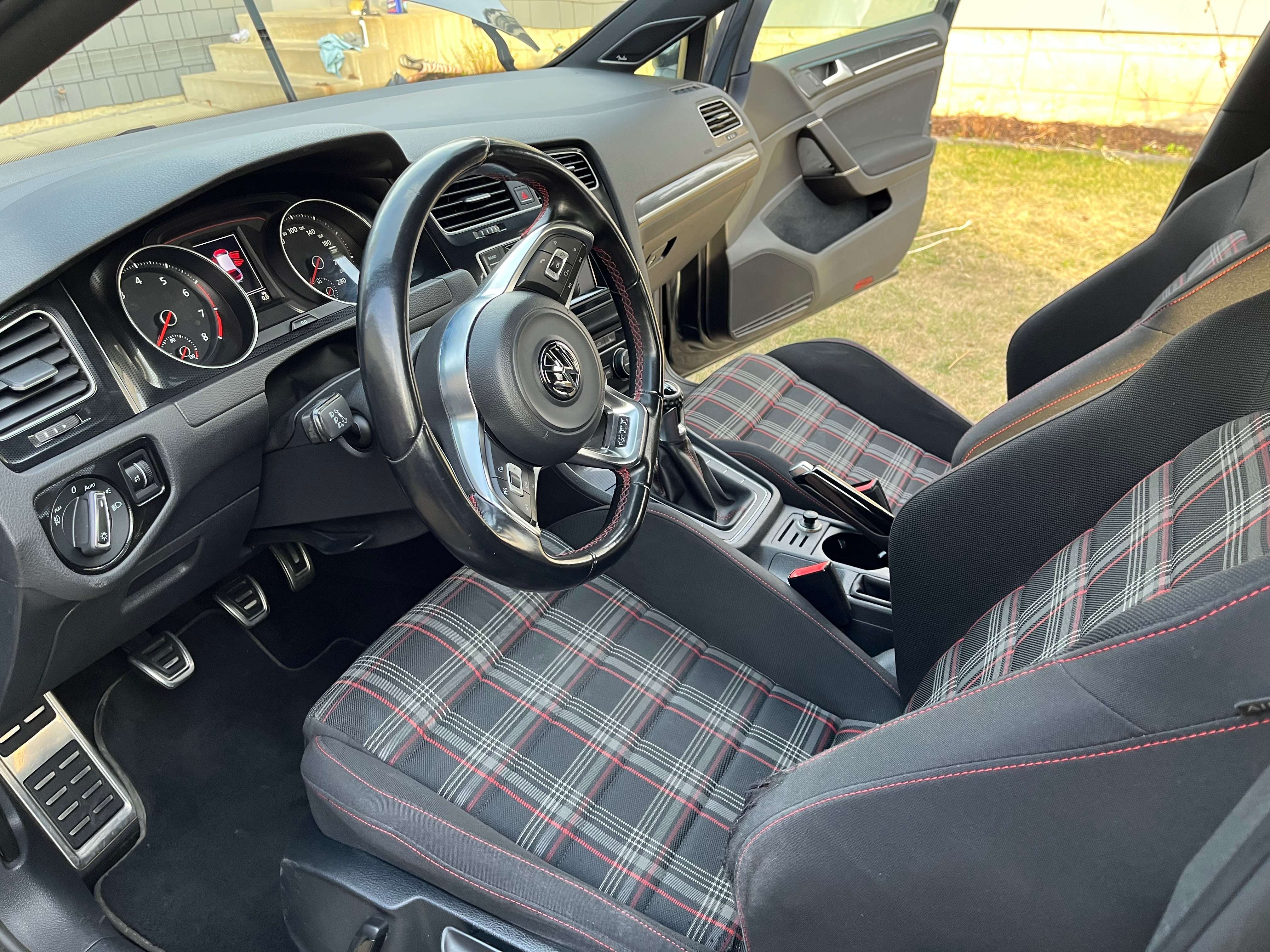 2015 Volkswagen Golf GTI Autobahn thumb 6