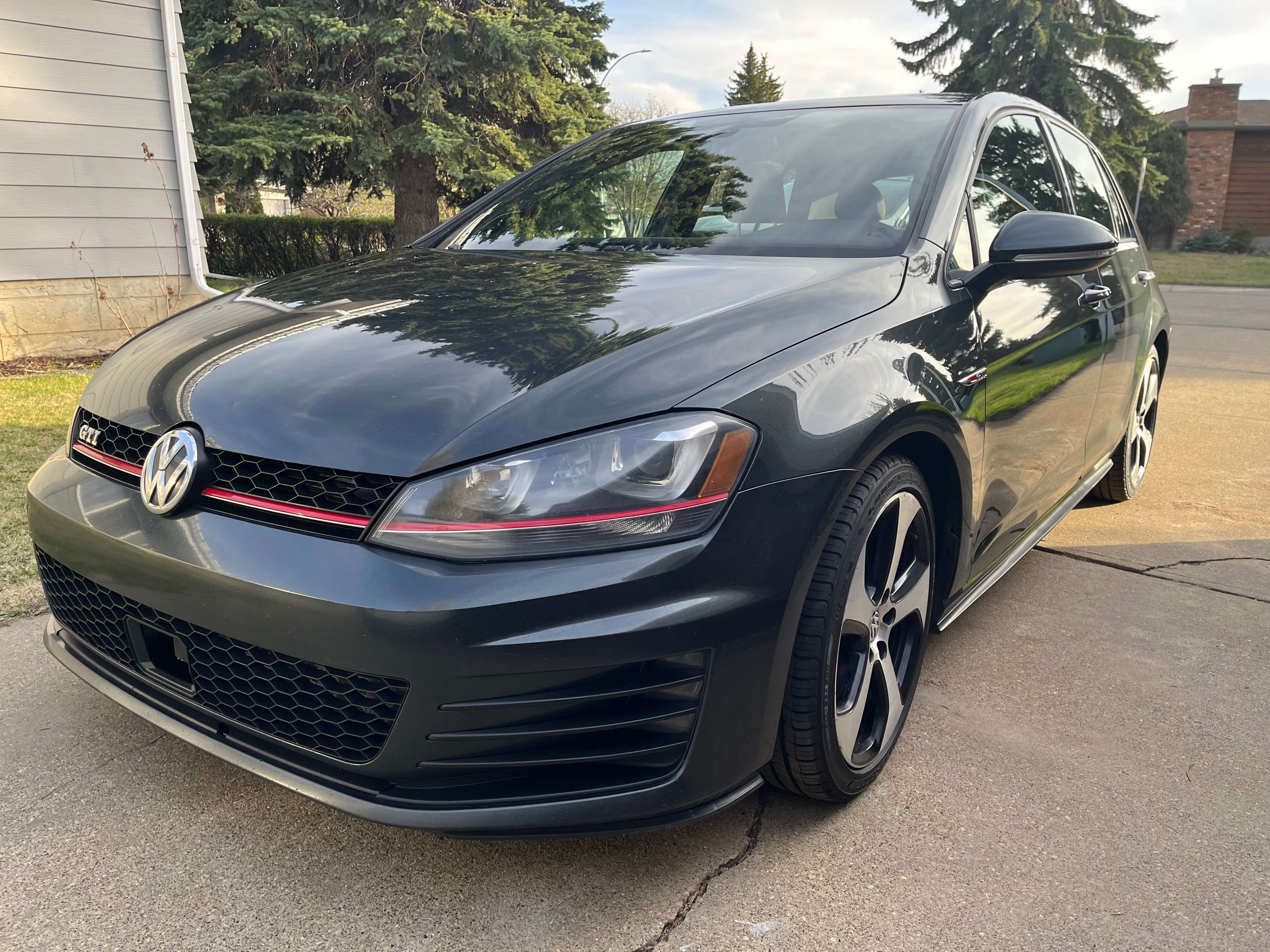2015 Volkswagen Golf GTI Autobahn alt 2